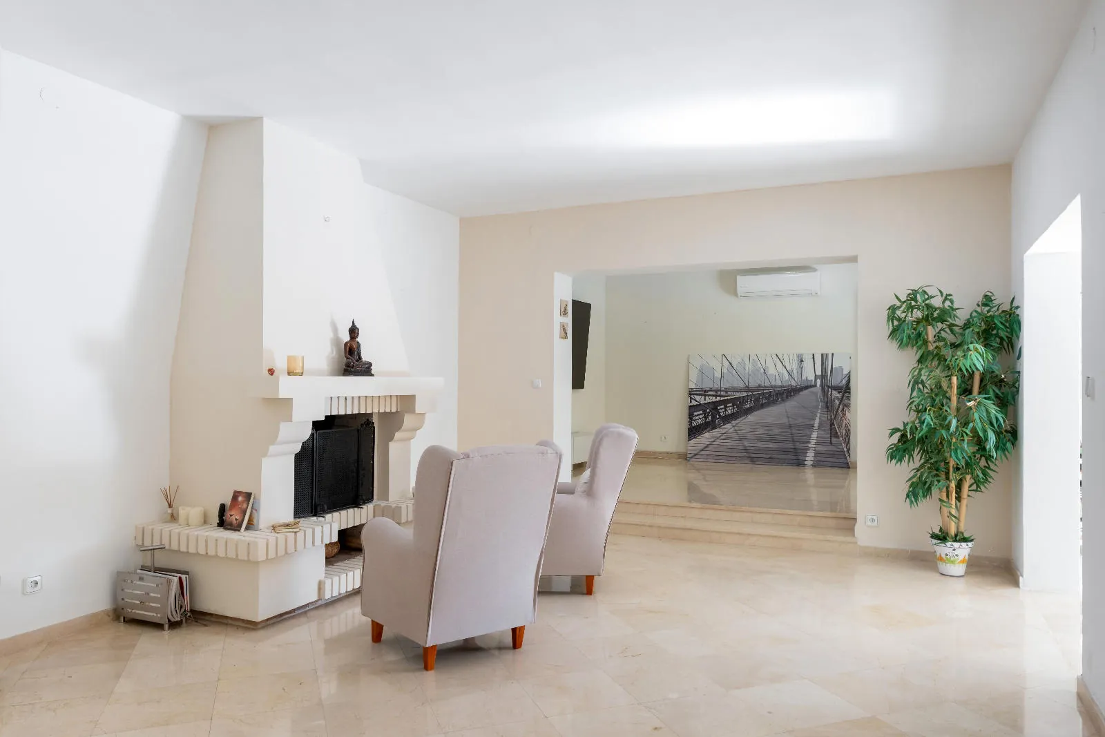 Elegant Mediterranean Villa with Guest House in La Nucia
