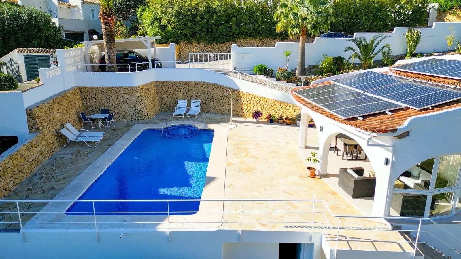 Mediterranean style villa in the privileged area of the Club de Golf.