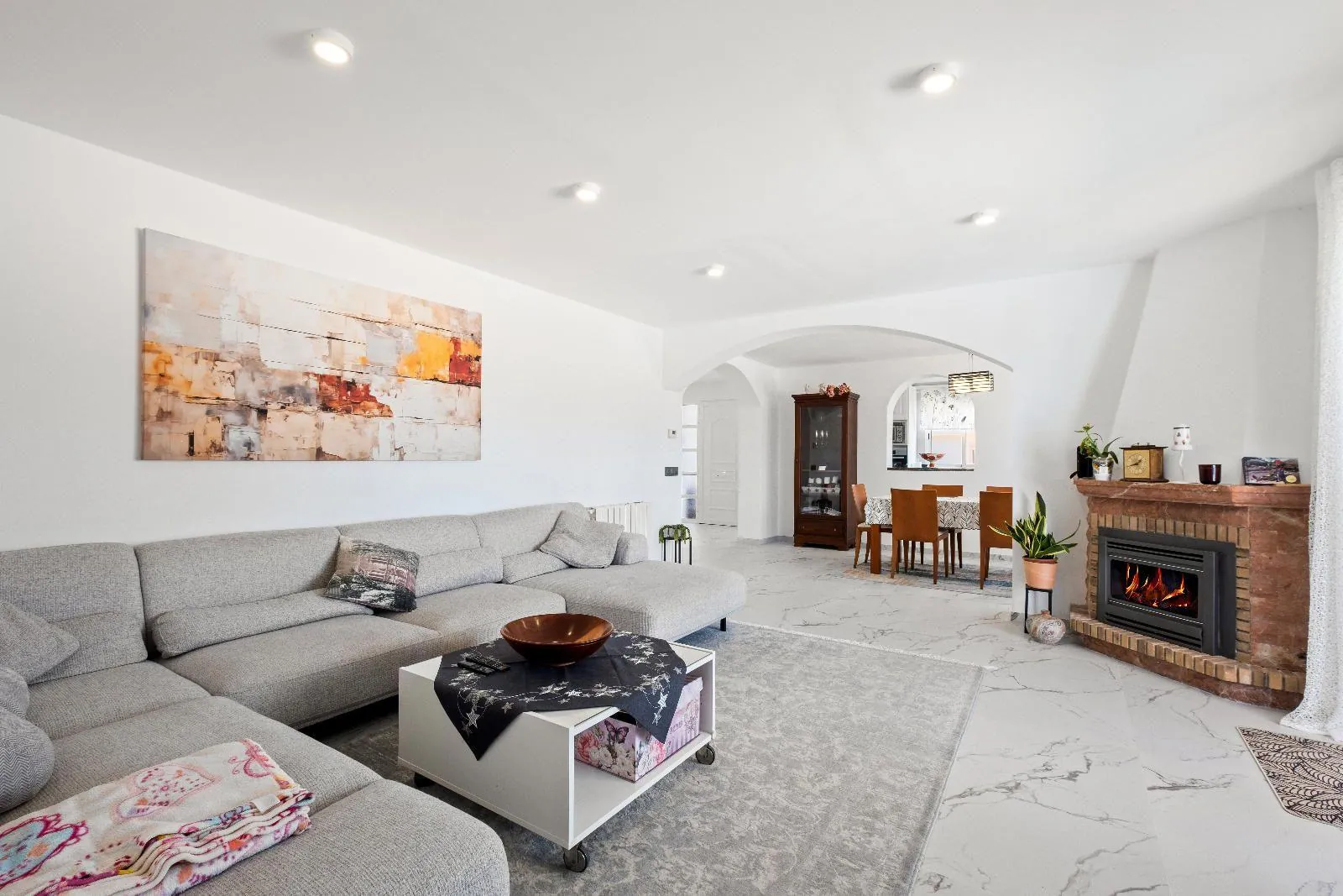 Completely renovated villa in Alfaz del Pi: sea and mountain views