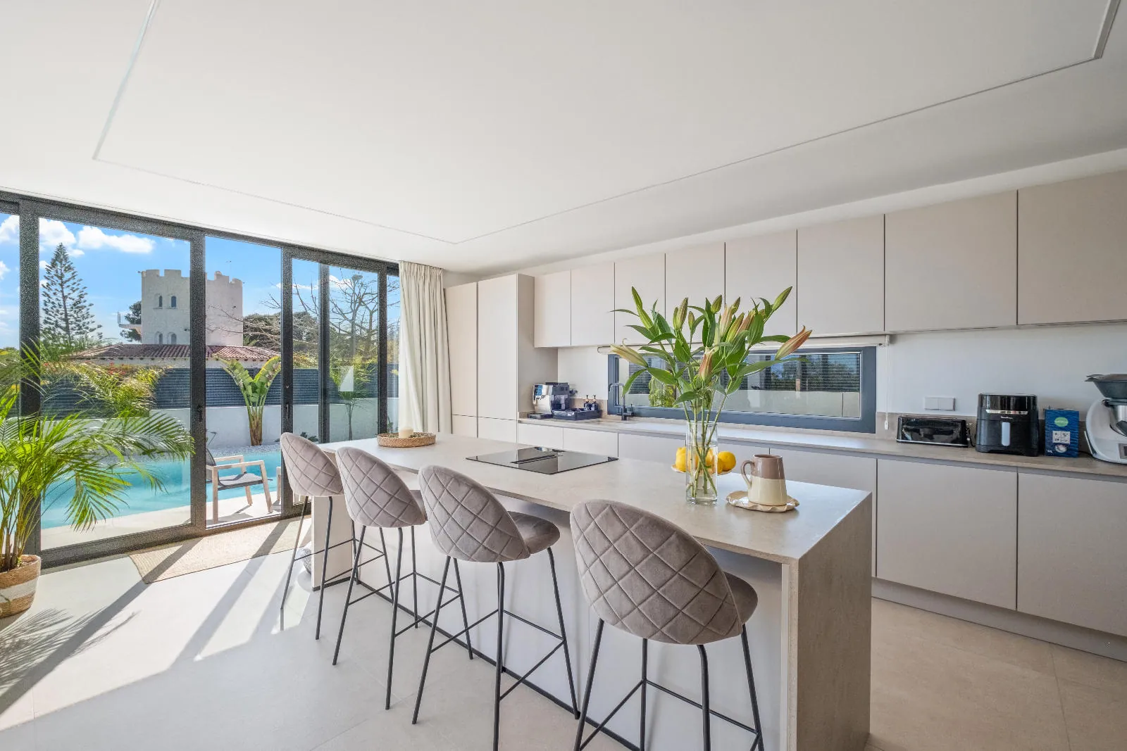 Newly Built Villa with Sea Views and Cutting-Edge Design