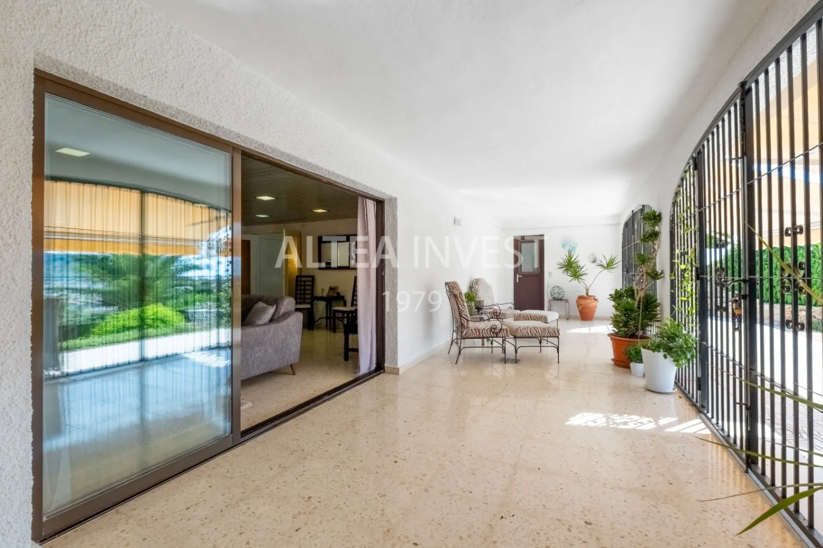 Exclusive Mediterranean-Style Chalet in El Planet