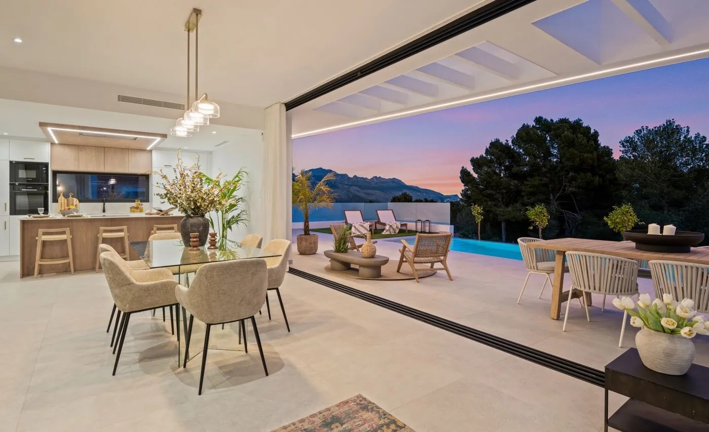 Contemporary newly built villas surrounded by mountains in Polop de la Marina.