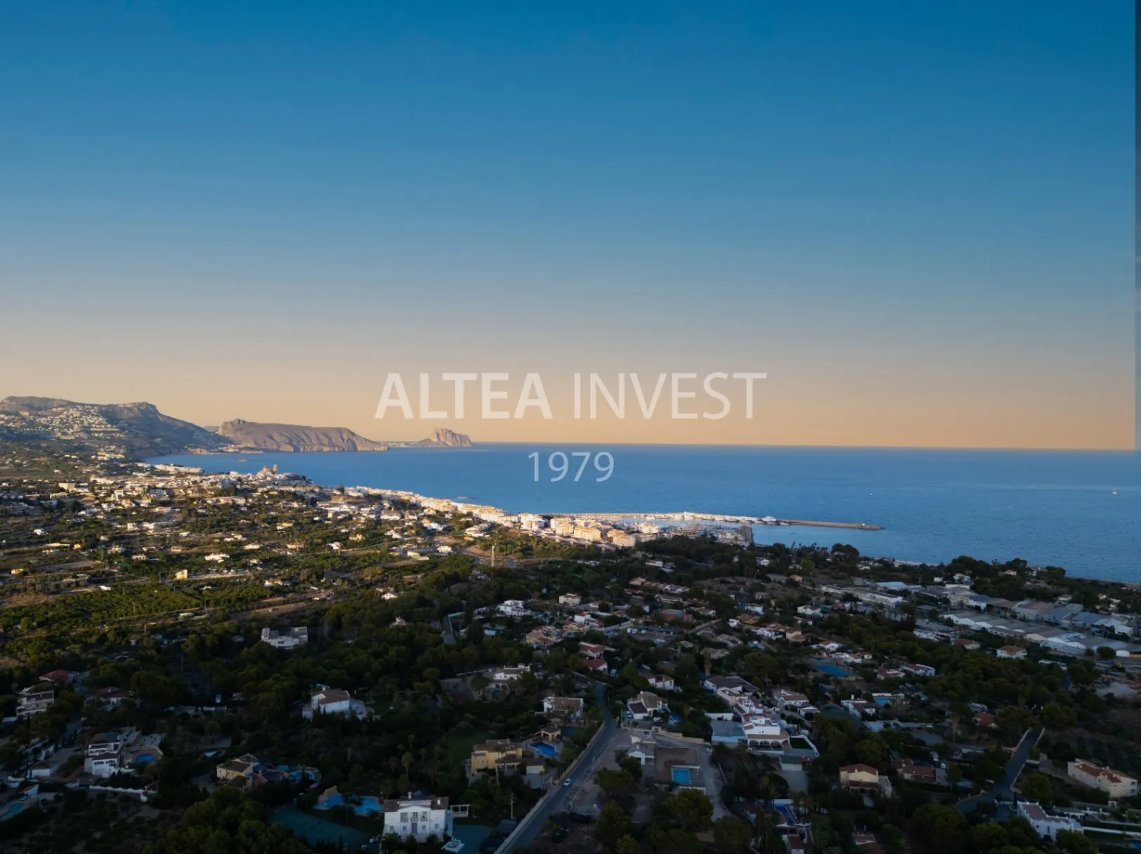Exclusive Mediterranean-Style Chalet in El Planet