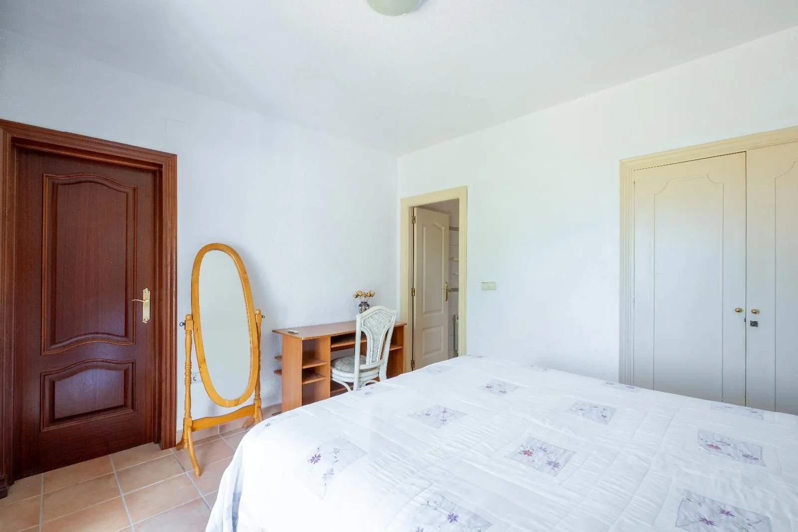 Single-storey villa in Alfaz del Pi: spaciousness, privacy, and heated pool