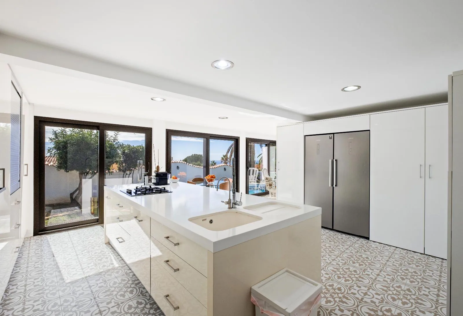 Charming Villa with Sea and Mountain Views in La Nucia