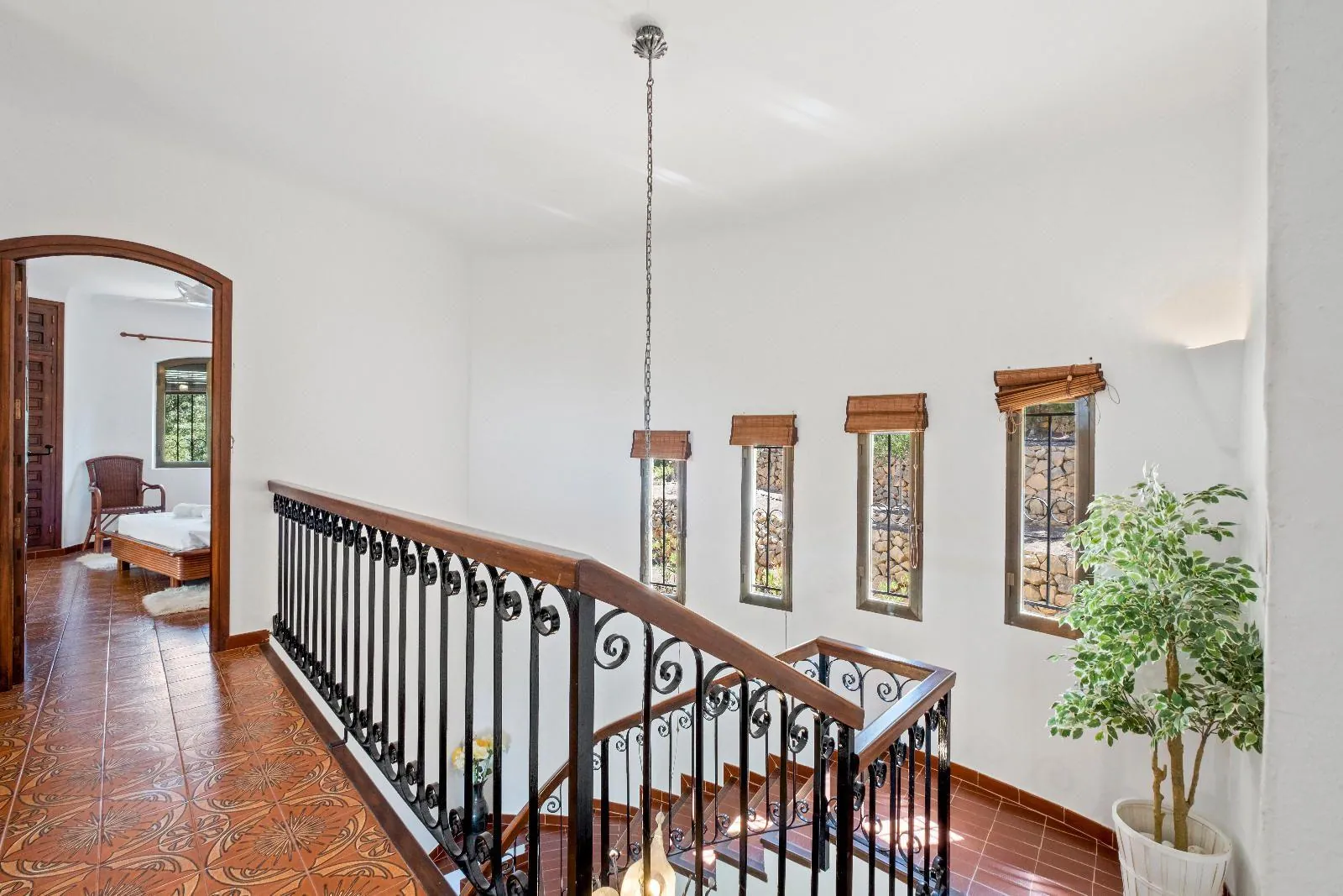 Cosy Mediterranean style villa with open views over the bay of Altea.