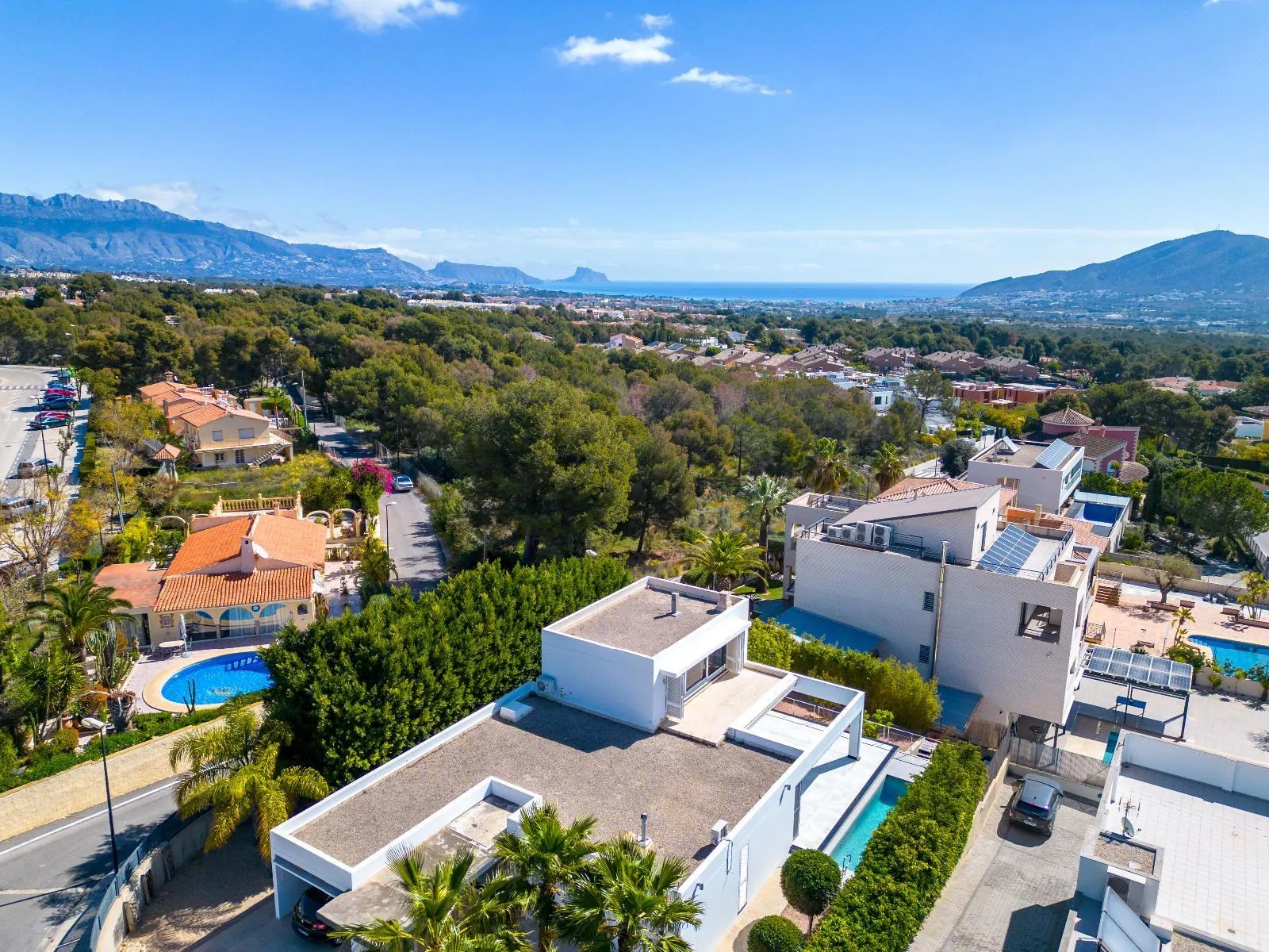 Exclusive Detached Villa with Panoramic Views, Private Pool and Outdoor Kitchen in Albir