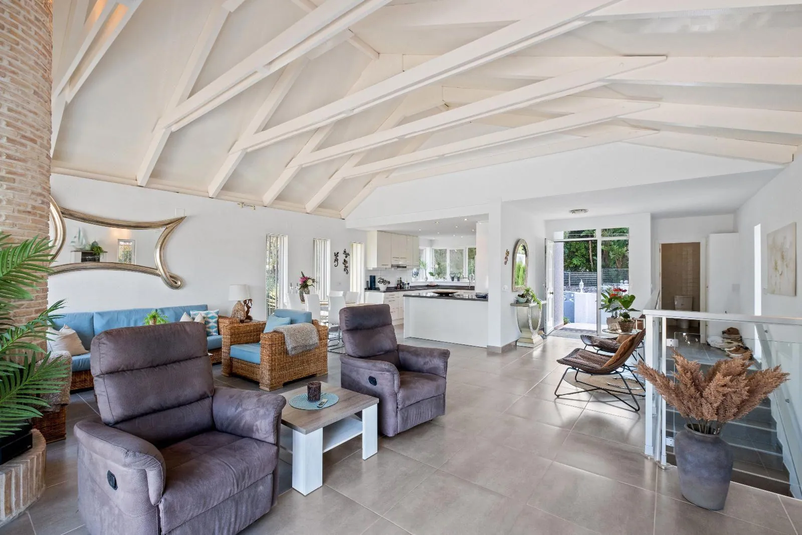 Exclusive Independent Villa with Panoramic Views, Private Pool and Outdoor Kitchen in Albir
