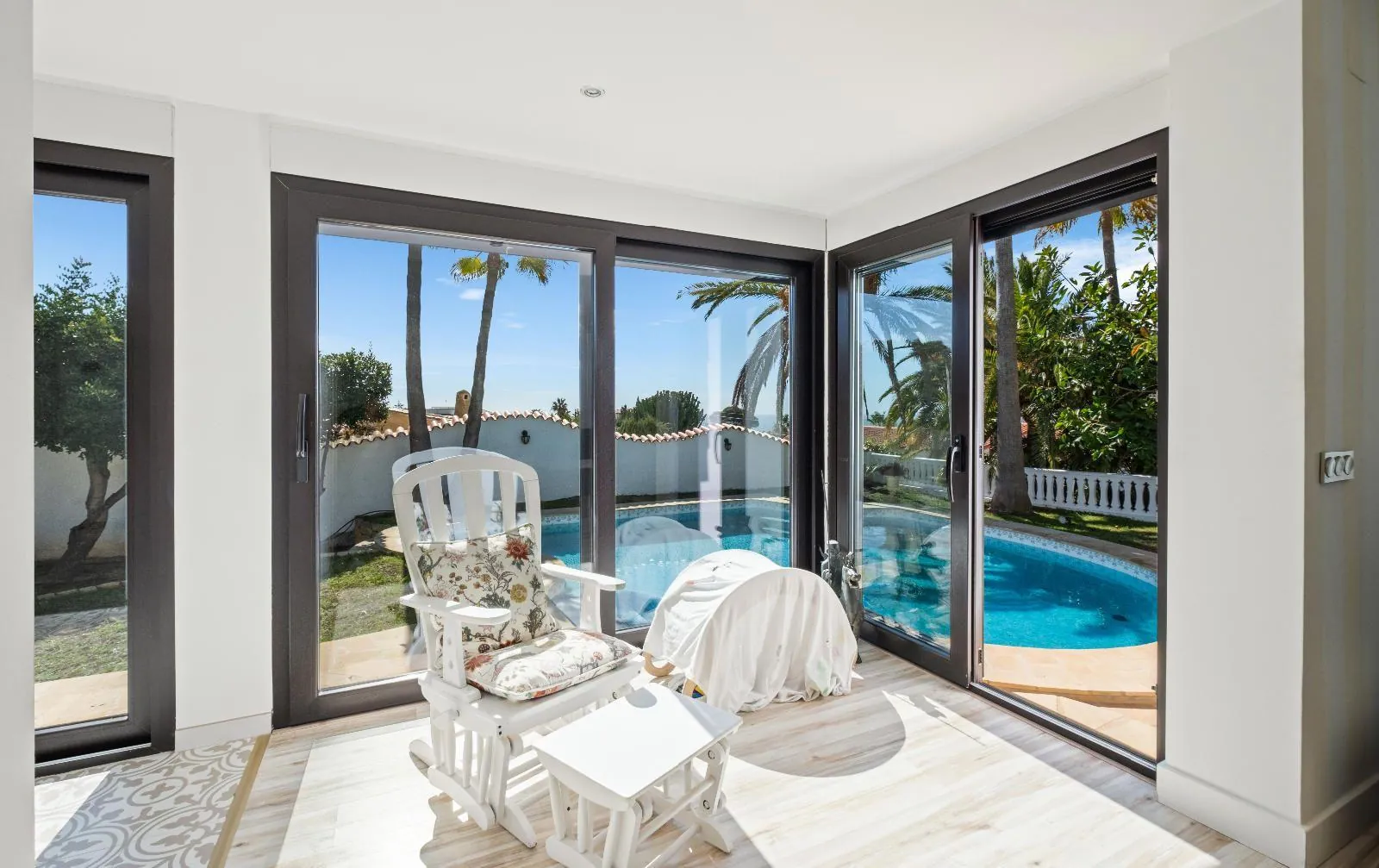 Charming Villa with Sea and Mountain Views in La Nucia