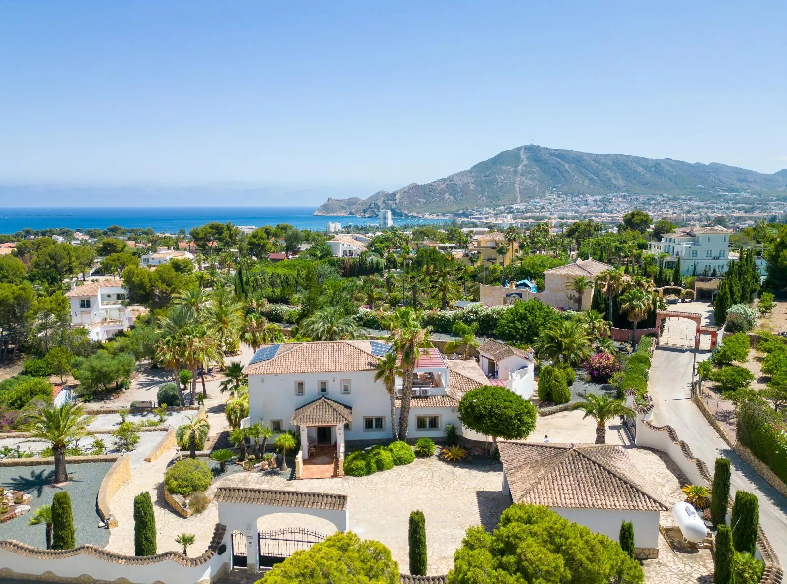 1311 - Elegant Mediterranean Villa with Large Plot and Panoramic Sea Views