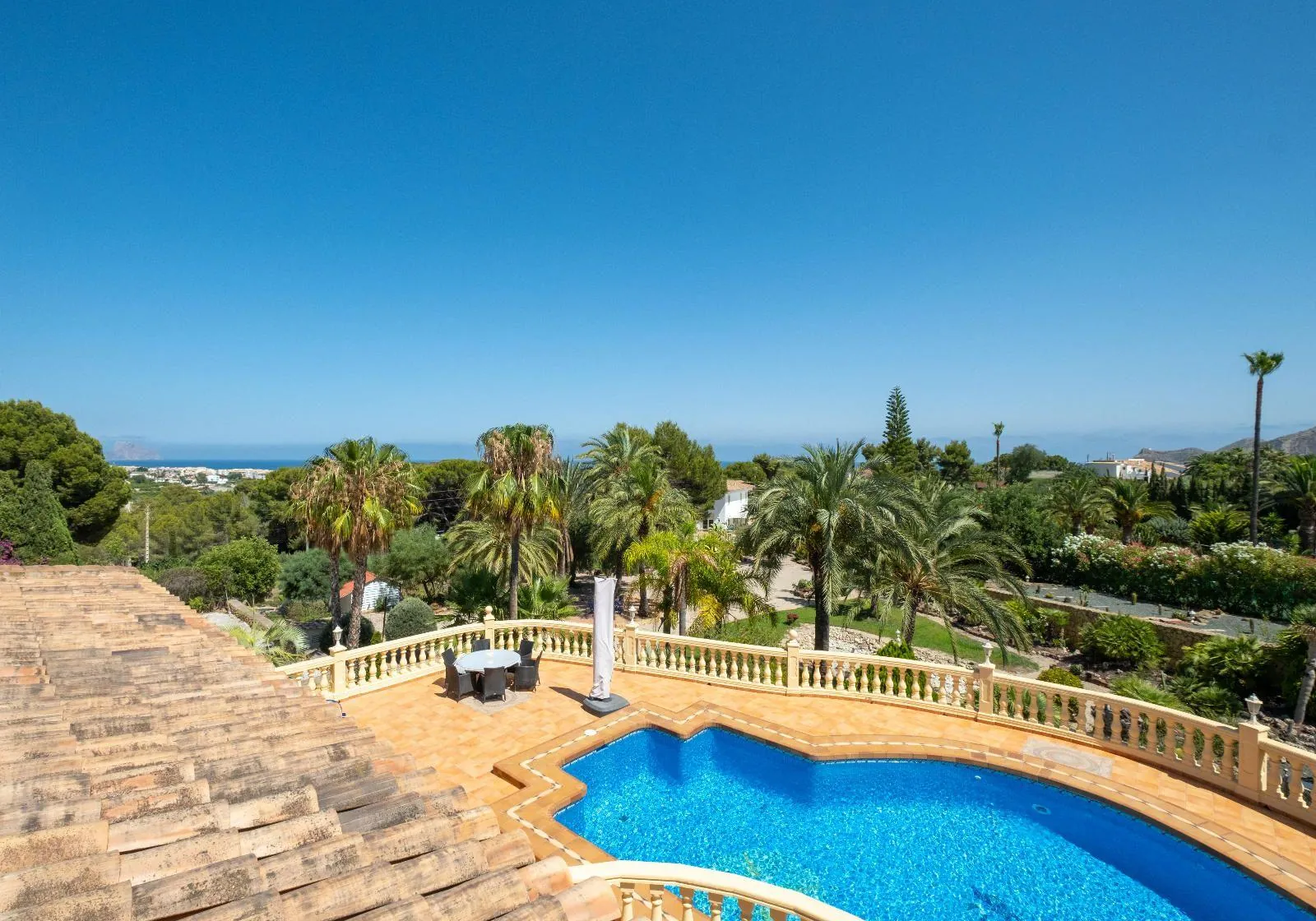 1311 - Elegant Mediterranean Villa with Large Plot and Panoramic Sea Views