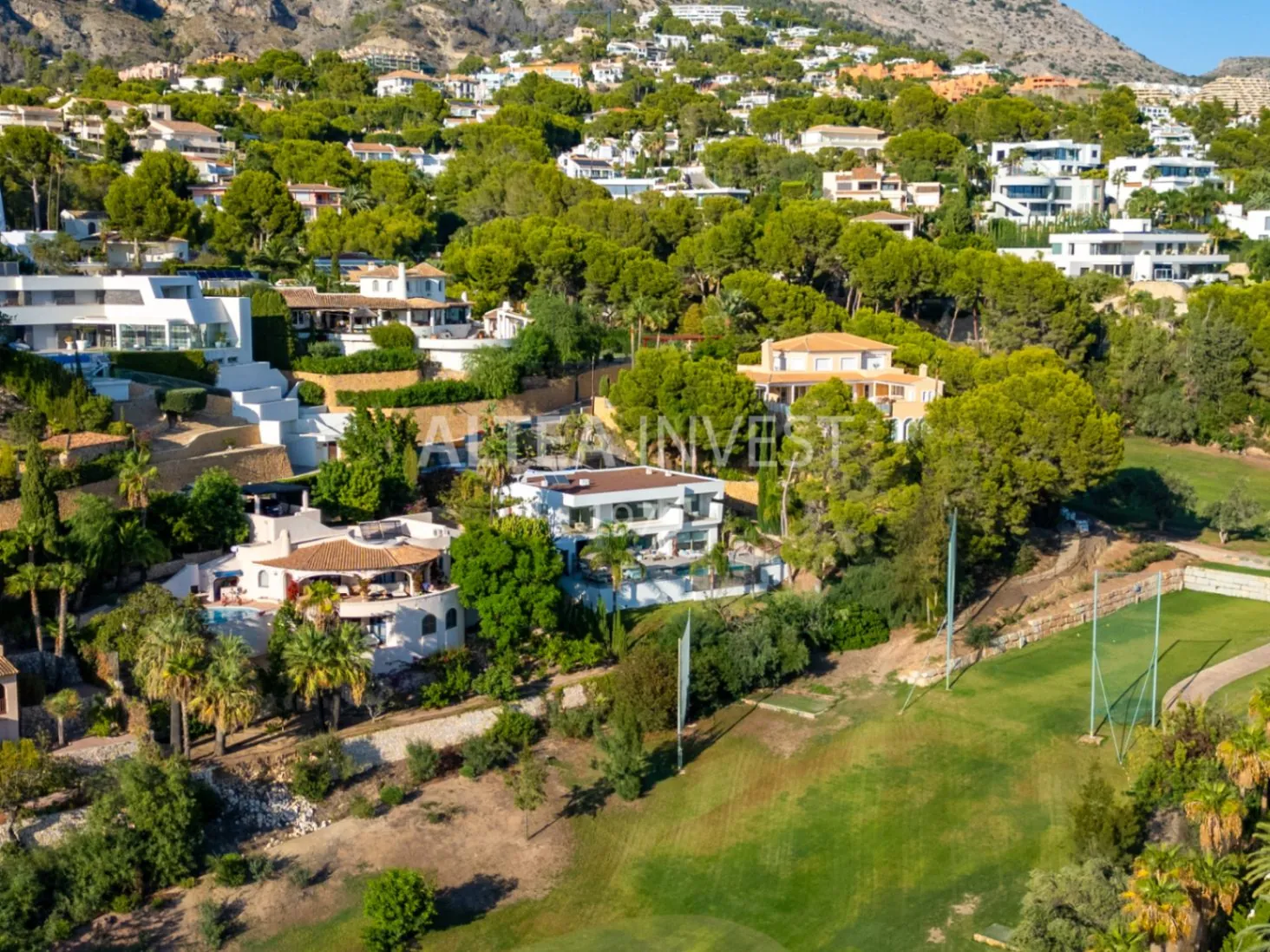1345 - Altea La Vella, luxury by the golf: modern villa with infinity pool and premium finishes