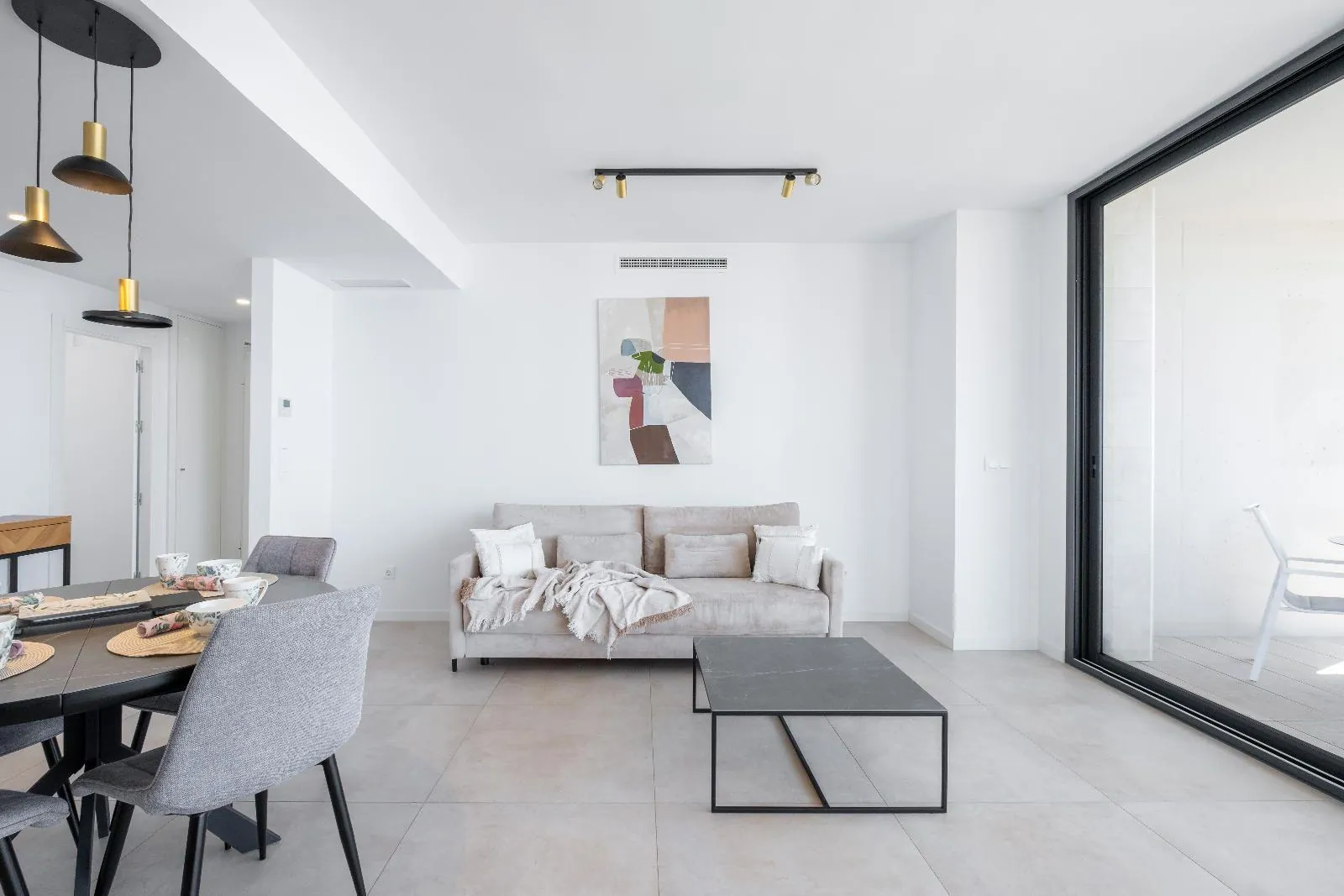 Elegant new build home with sea views in Benidorm