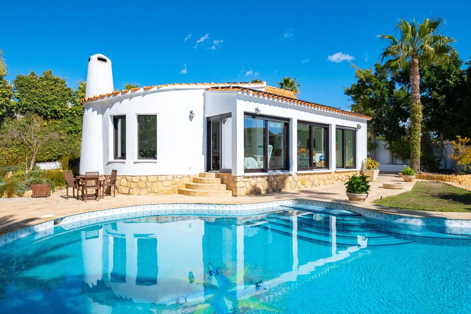 Charming Villa with Sea and Mountain Views in La Nucia