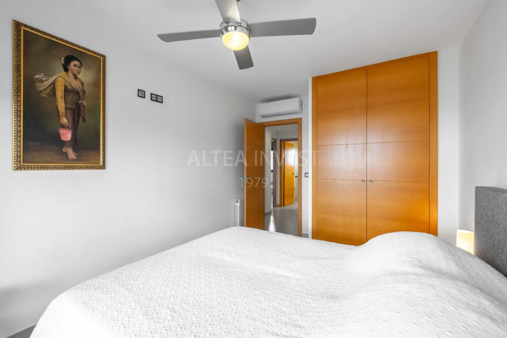 Penthouse with a large private terrace in Albir: comfort, light, and panoramic views.