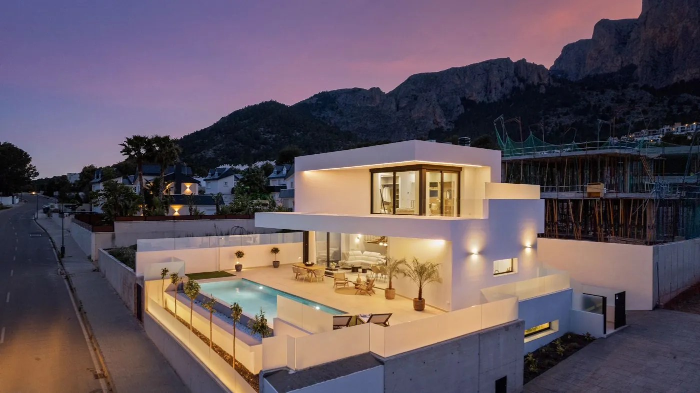 Contemporary newly built villas surrounded by mountains in Polop de la Marina.
