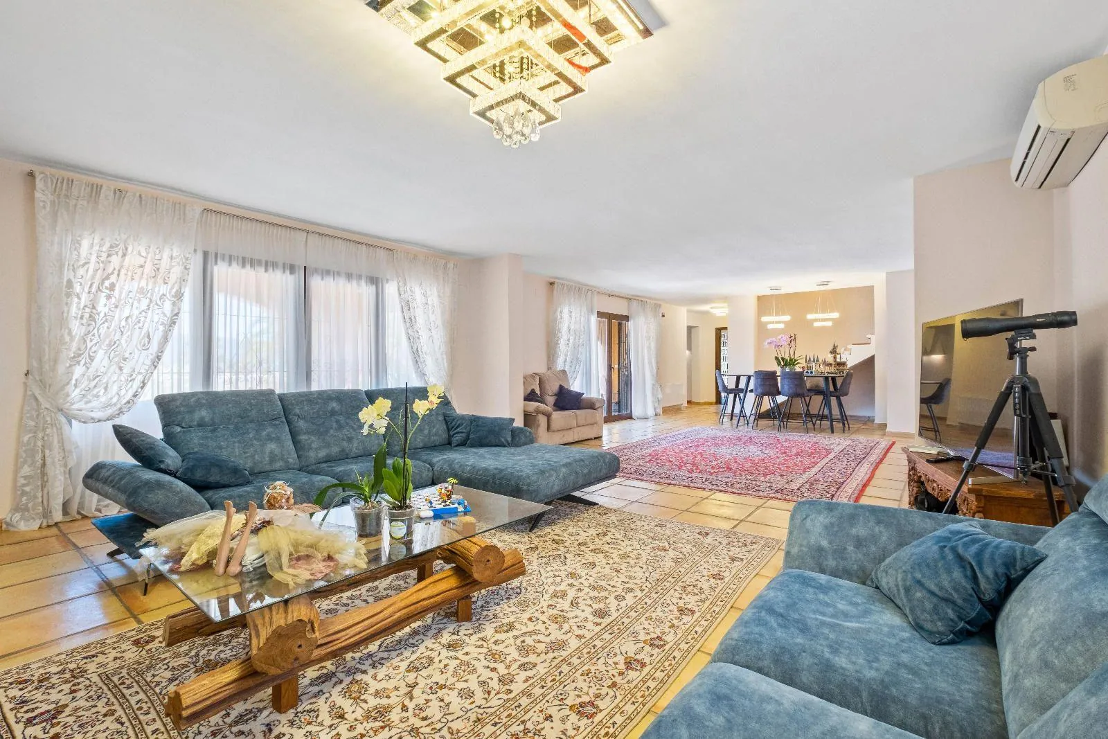 Elegant Mediterranean Villa with Panoramic Sea Views