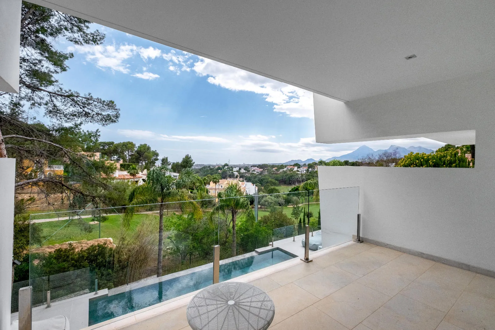 1345 - Altea La Vella, luxury by the golf: modern villa with infinity pool and premium finishes