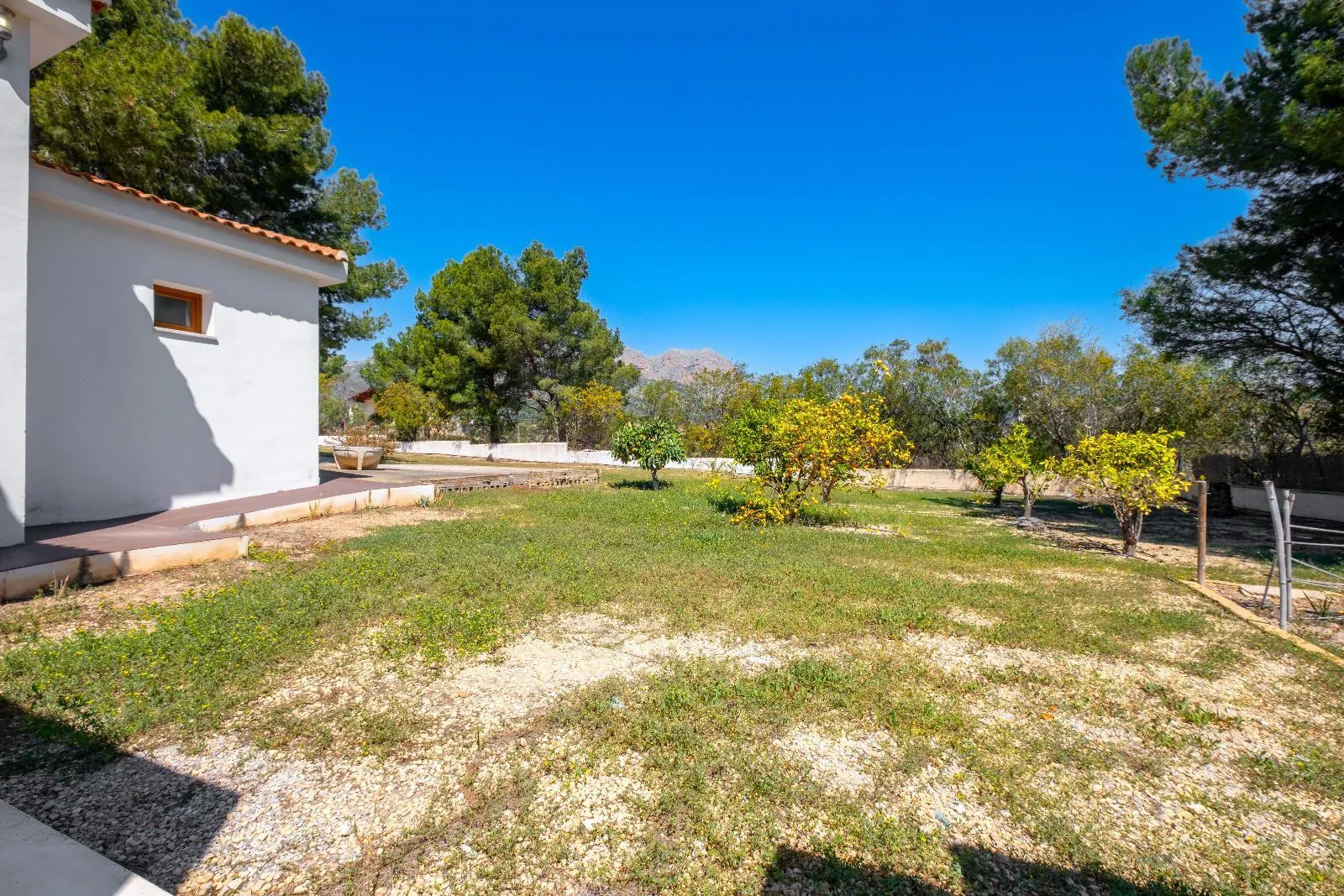 A villa designed for enjoyment: spaciousness, comfort, and privacy