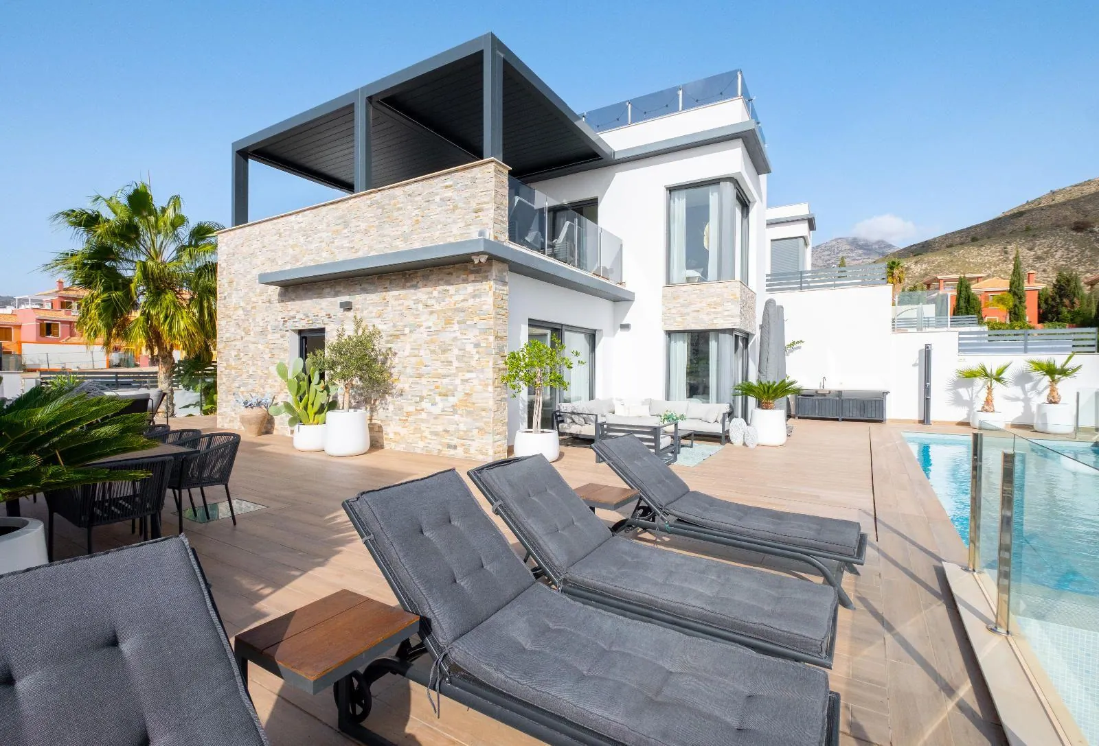 Modern villa with spectacular views over Benidorm