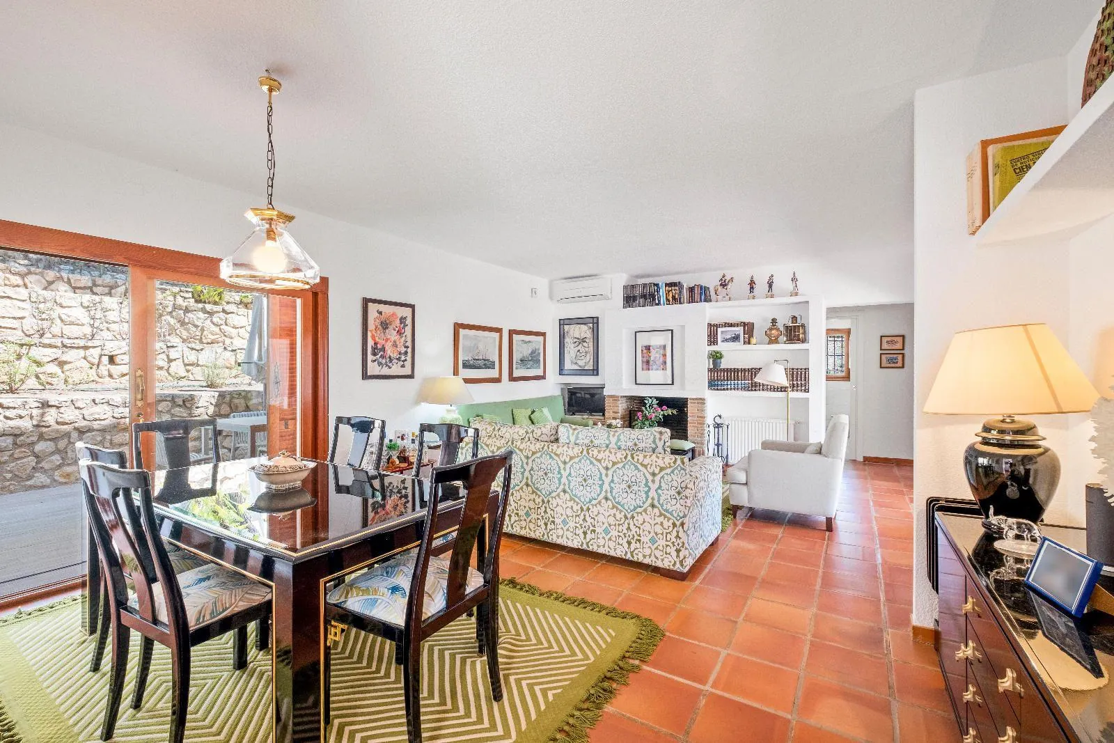 Elegant Mediterranean situated on the island of the golf course