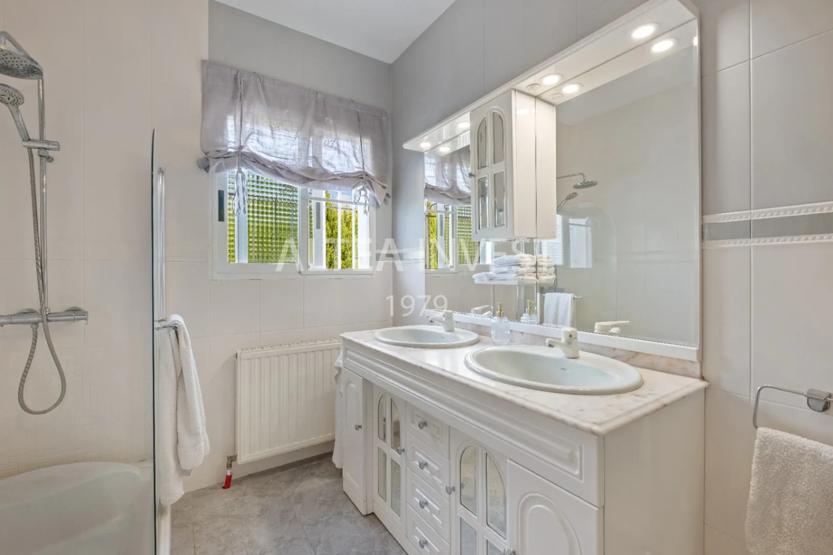 Spectacular villa completely renovated with stunning views of the Mediterranean Sea.