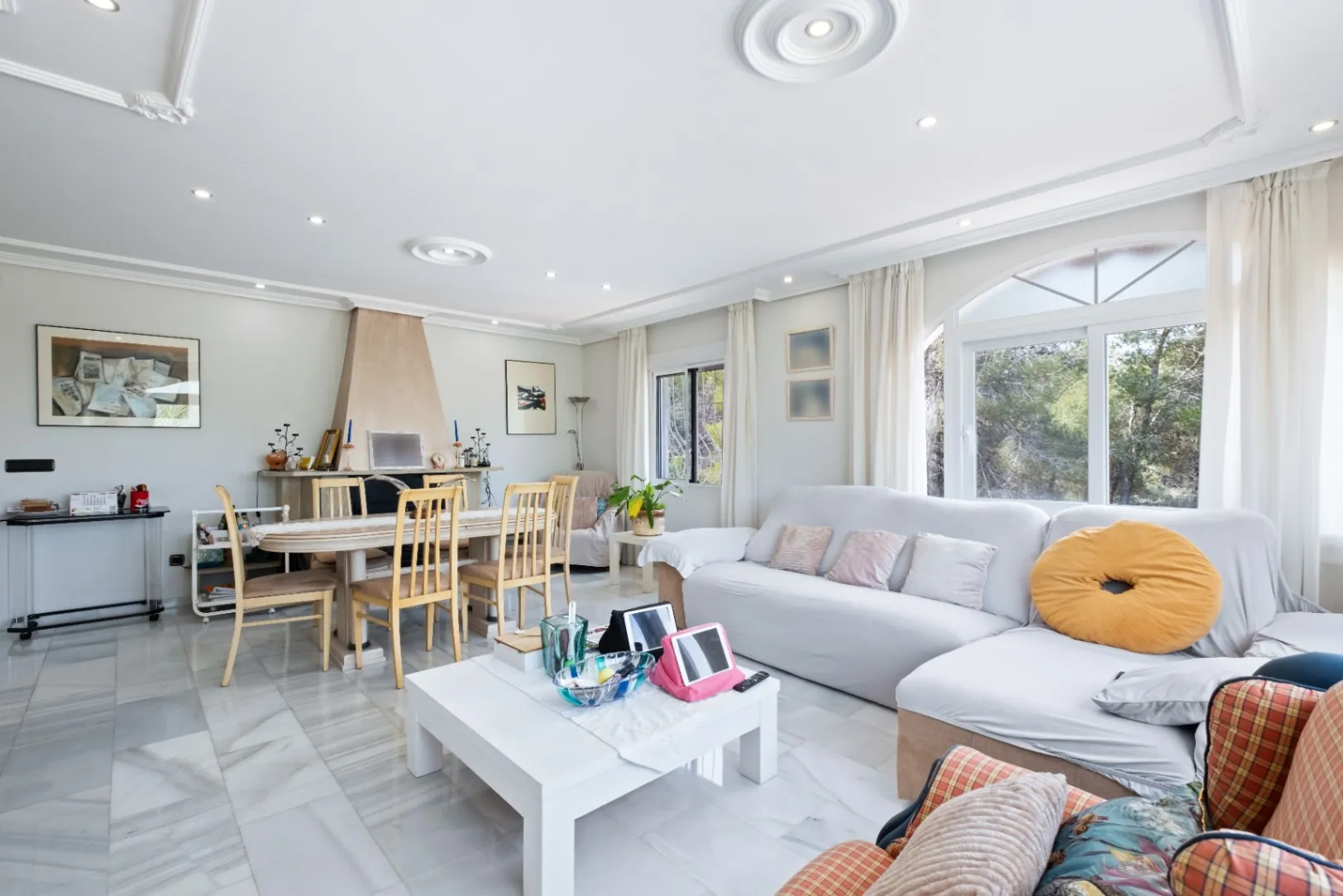 Two Villas – Nature, Privacy, and Versatility in a Unique Setting Next to Sierra Helada