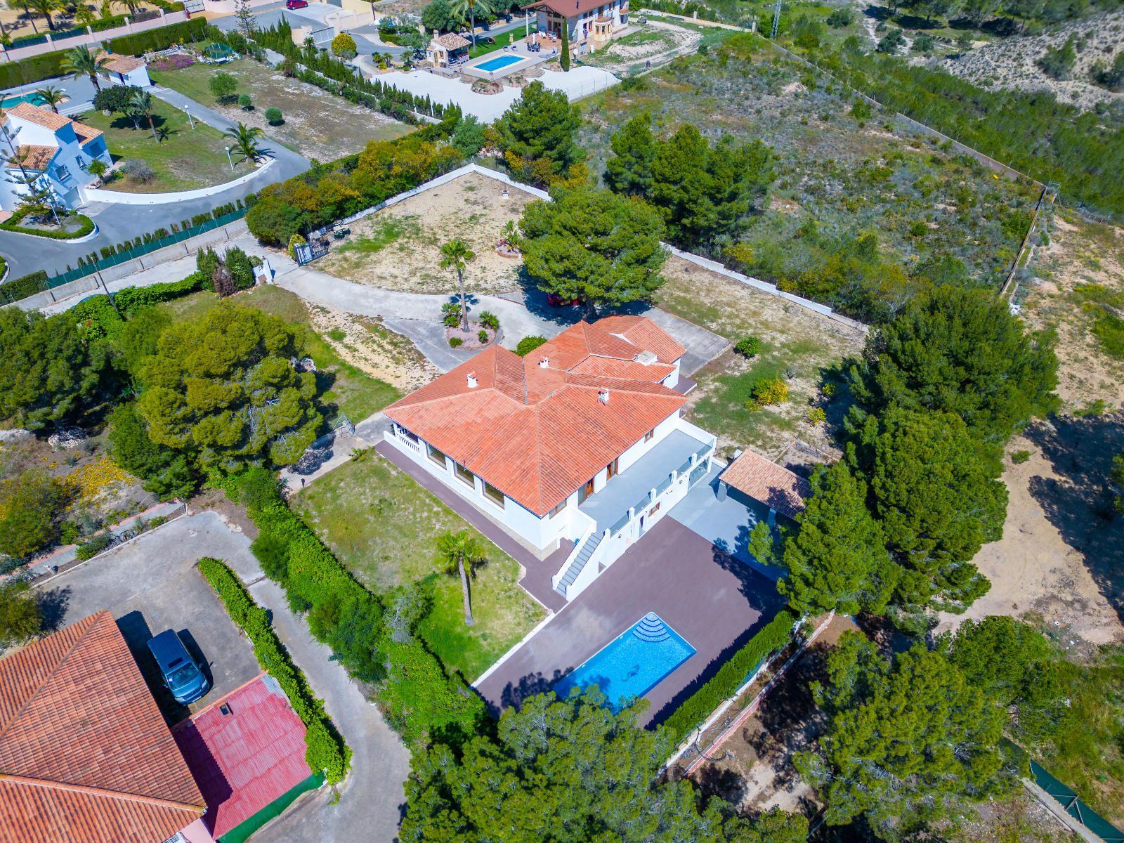 A villa designed for enjoyment: spaciousness, comfort, and privacy