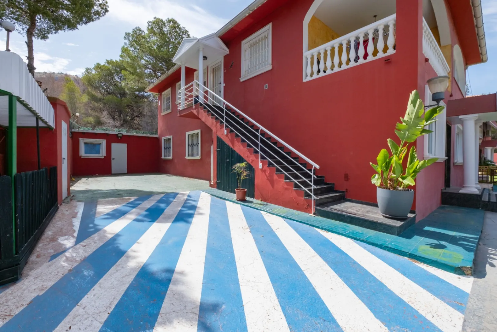 Two Villas – Nature, Privacy, and Versatility in a Unique Setting Next to Sierra Helada