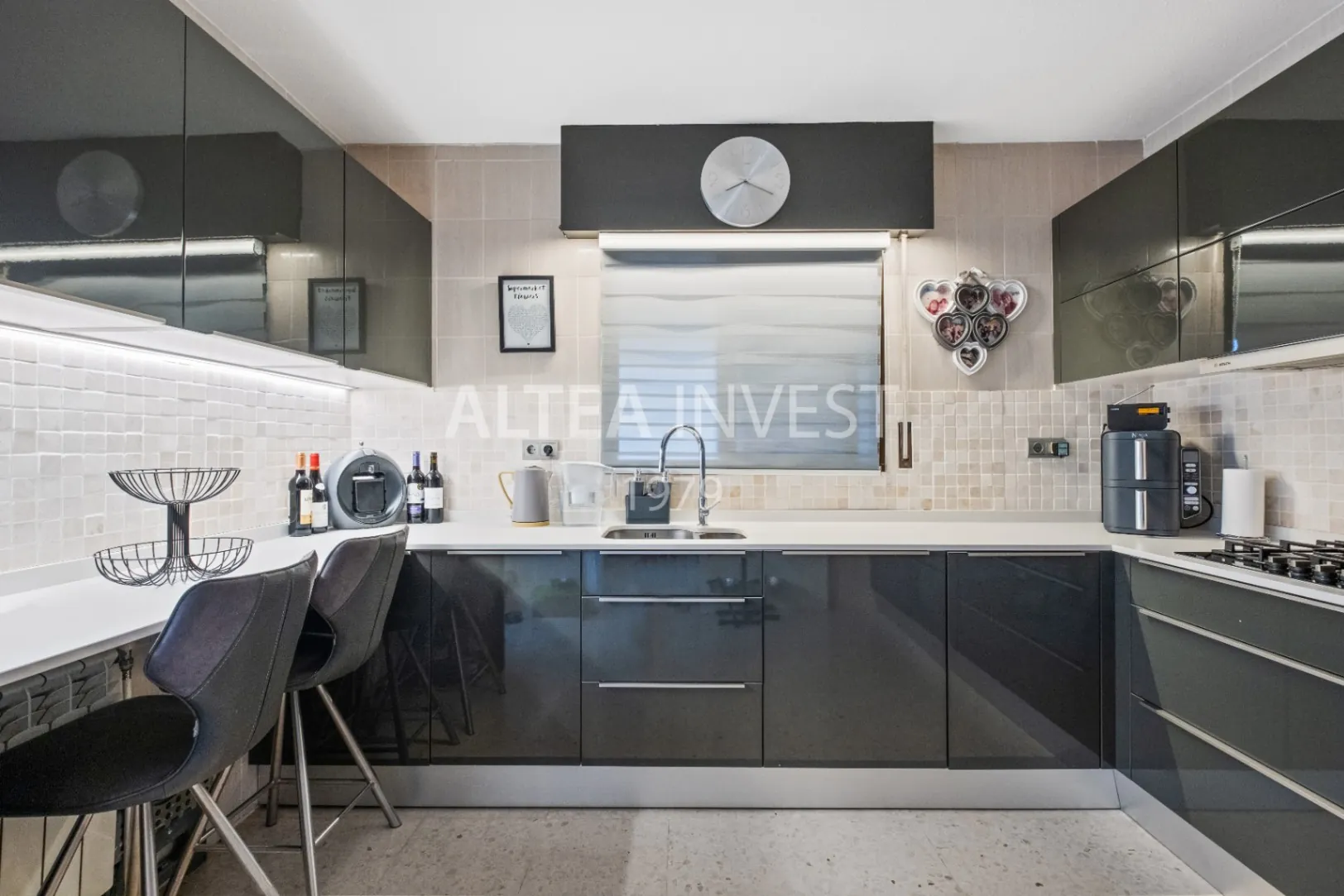 Exclusive Mediterranean-Style Chalet in El Planet