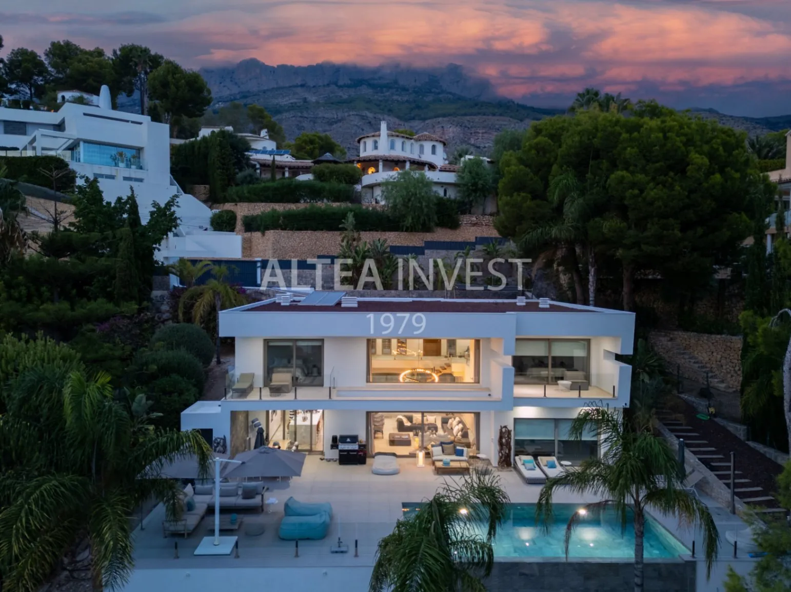 1345 - Altea La Vella, luxury by the golf: modern villa with infinity pool and premium finishes