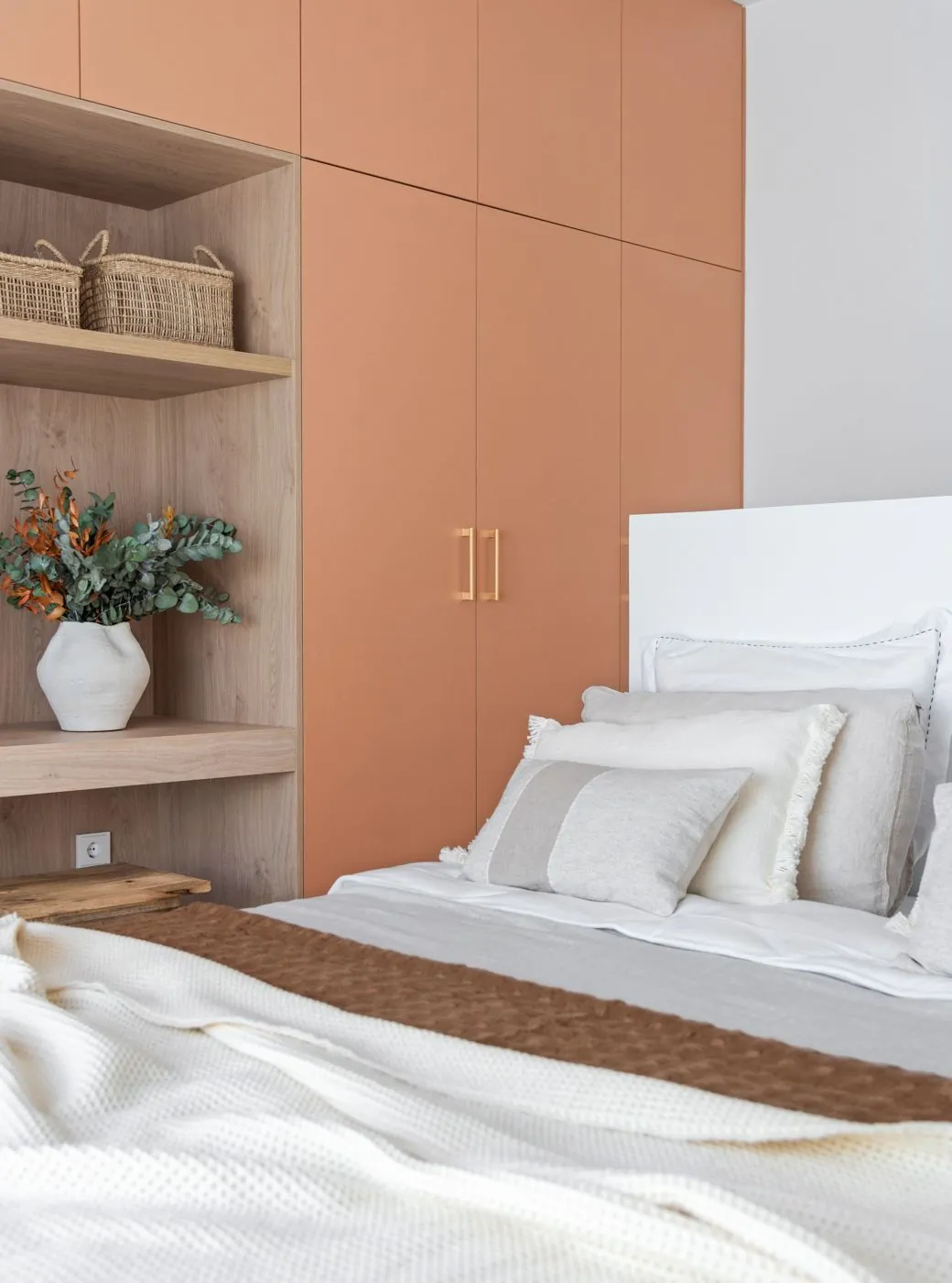 Contemporary newly built villas surrounded by mountains in Polop de la Marina.