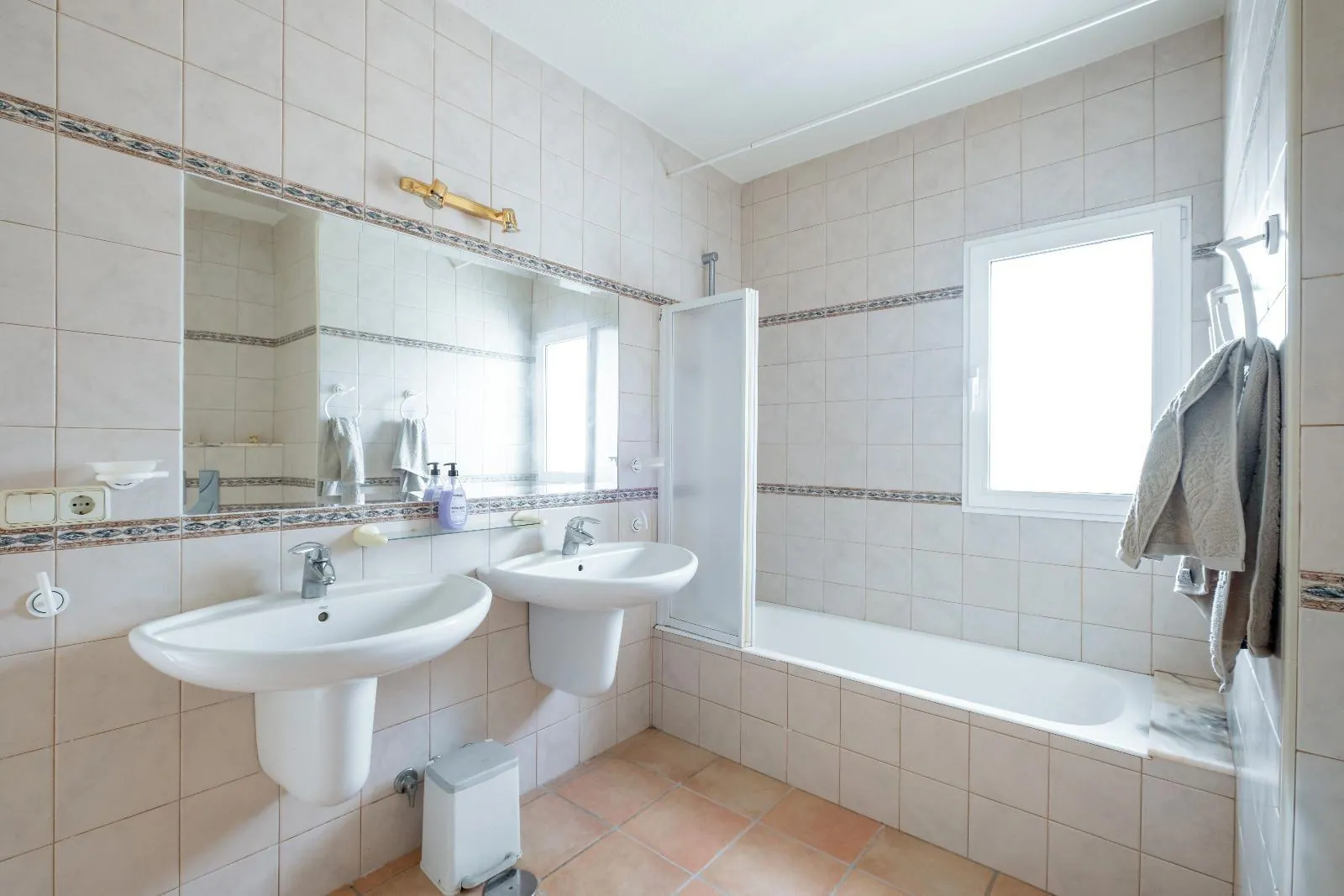 Single-storey villa in Alfaz del Pi: spaciousness, privacy, and heated pool