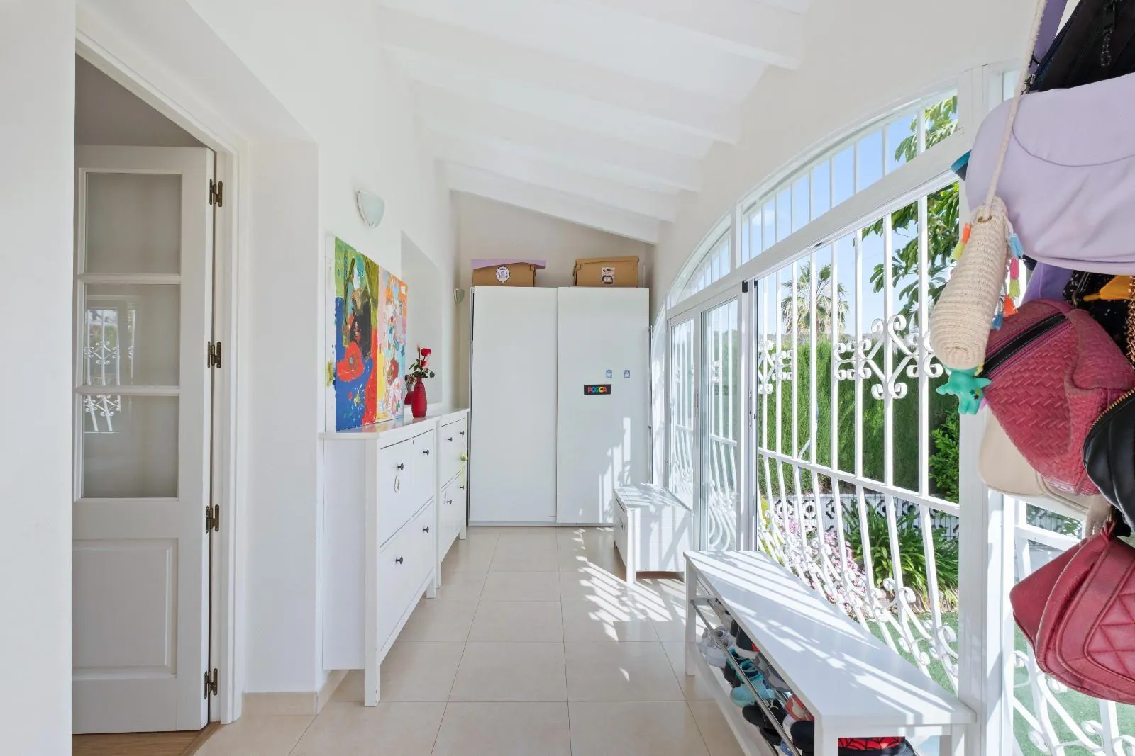 Modern and cozy villa in Alfaz del Pi: comfort, style, and serenity in one place