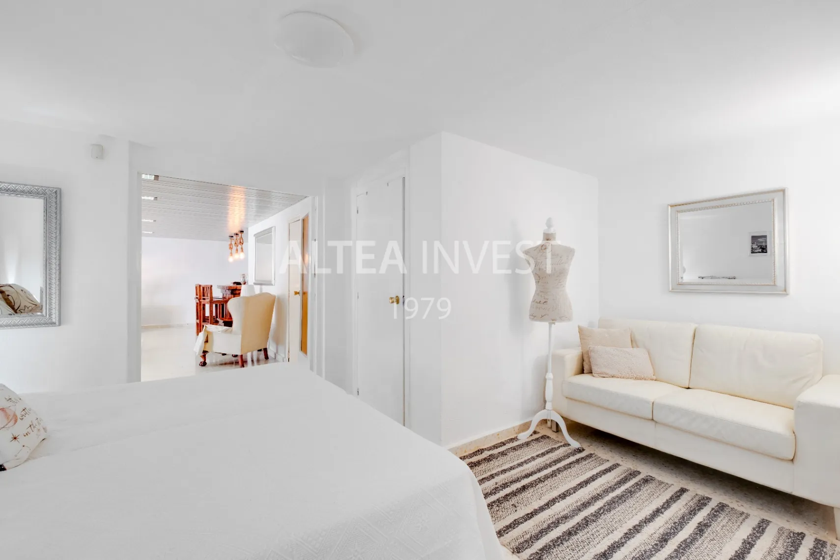 Exclusive Mediterranean-Style Chalet in El Planet
