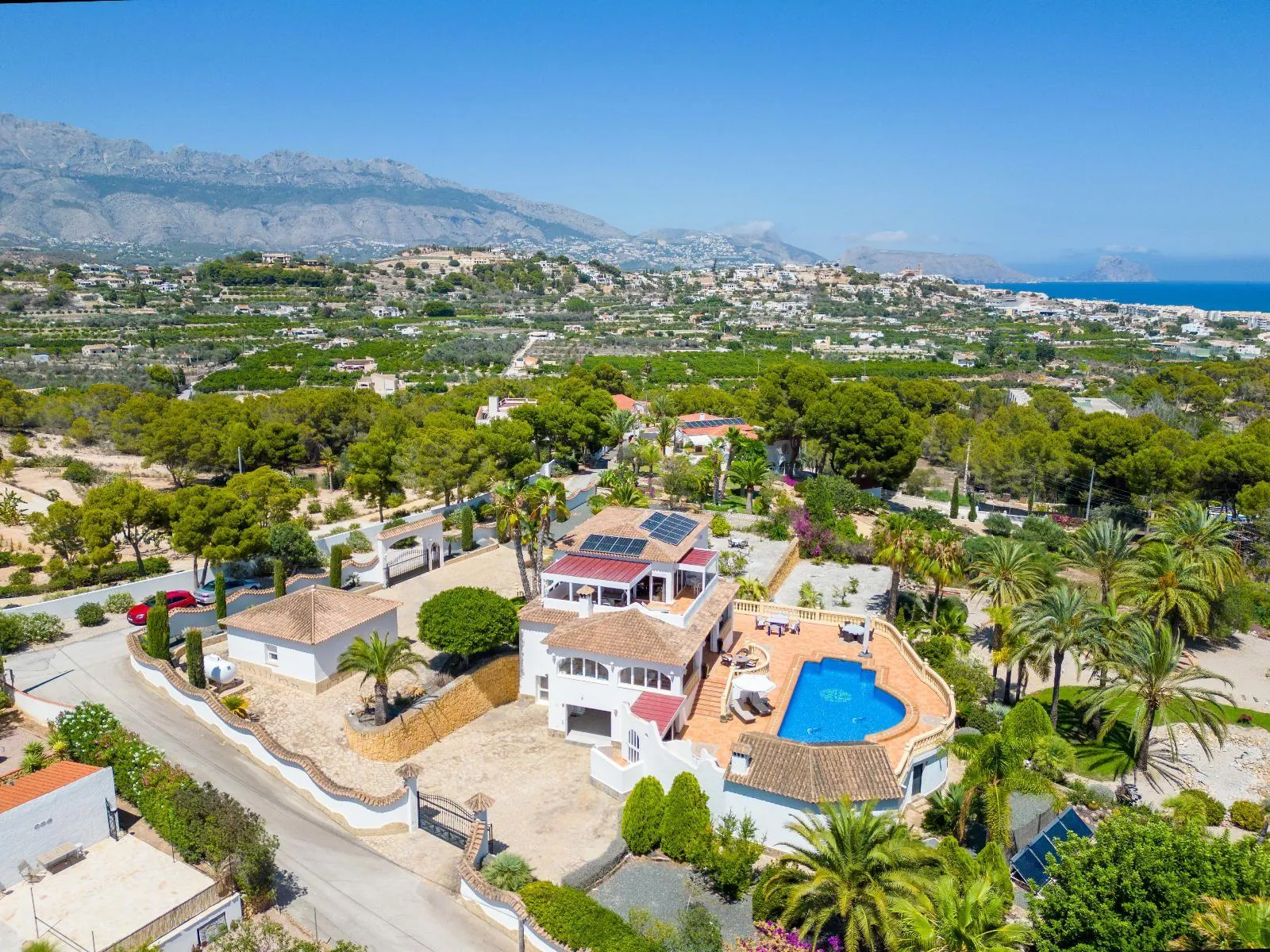 1311 - Elegant Mediterranean Villa with Large Plot and Panoramic Sea Views