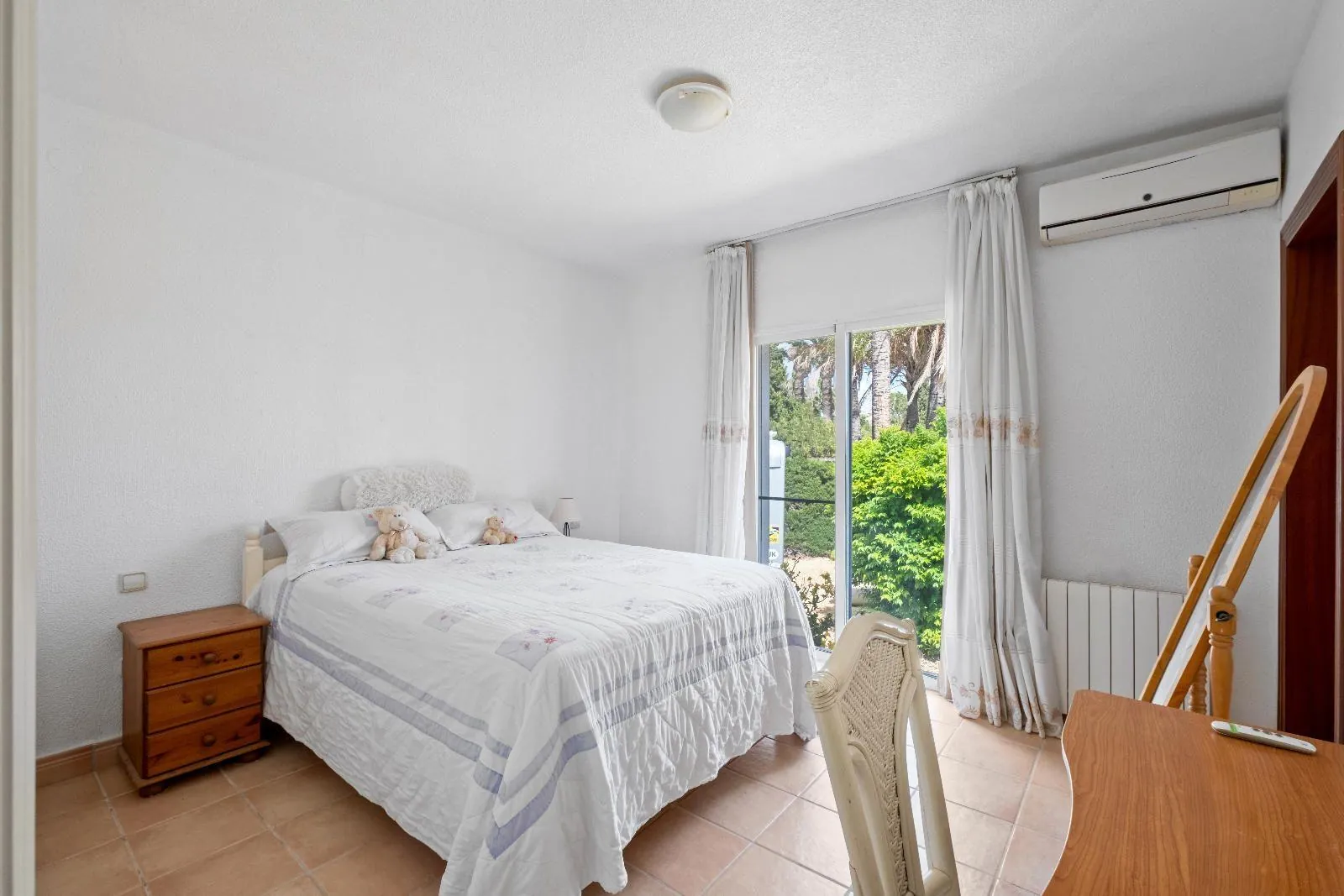 Single-storey villa in Alfaz del Pi: spaciousness, privacy, and heated pool