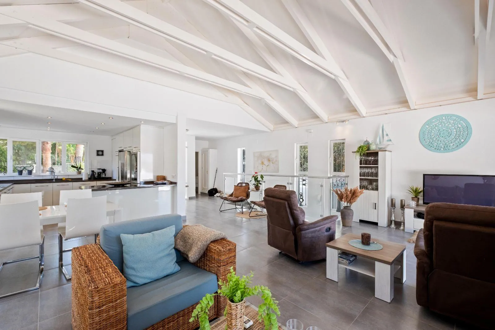 Exclusive Independent Villa with Panoramic Views, Private Pool and Outdoor Kitchen in Albir