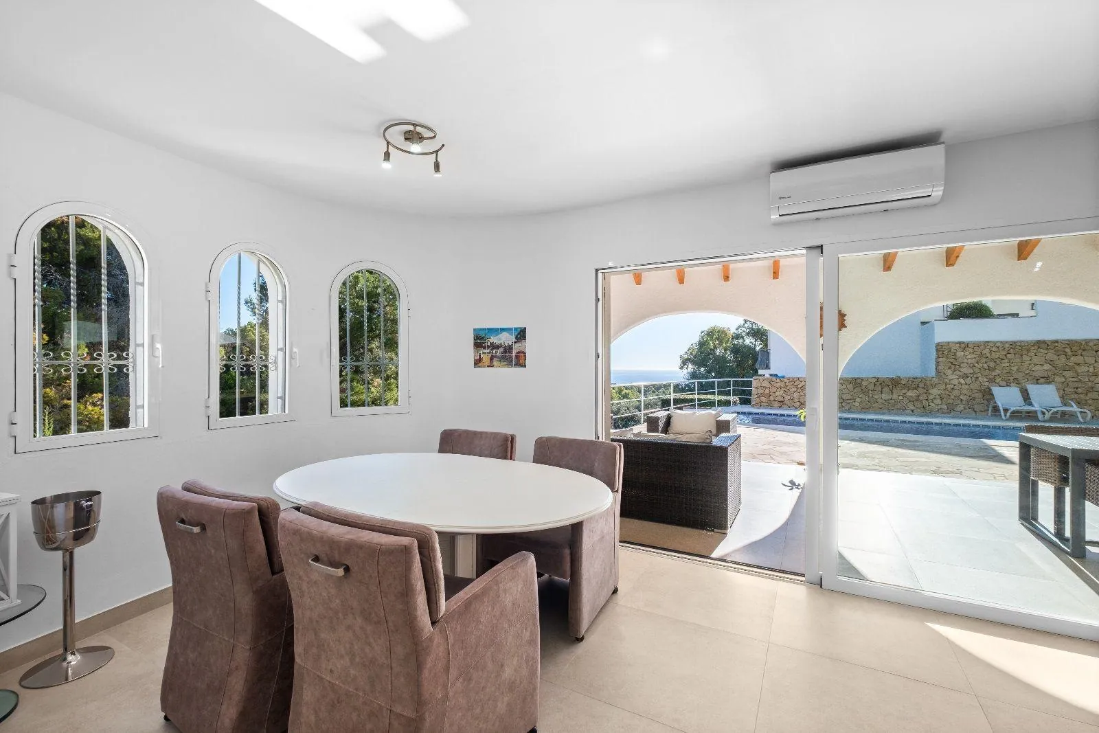 Mediterranean style villa in the privileged area of the Club de Golf.