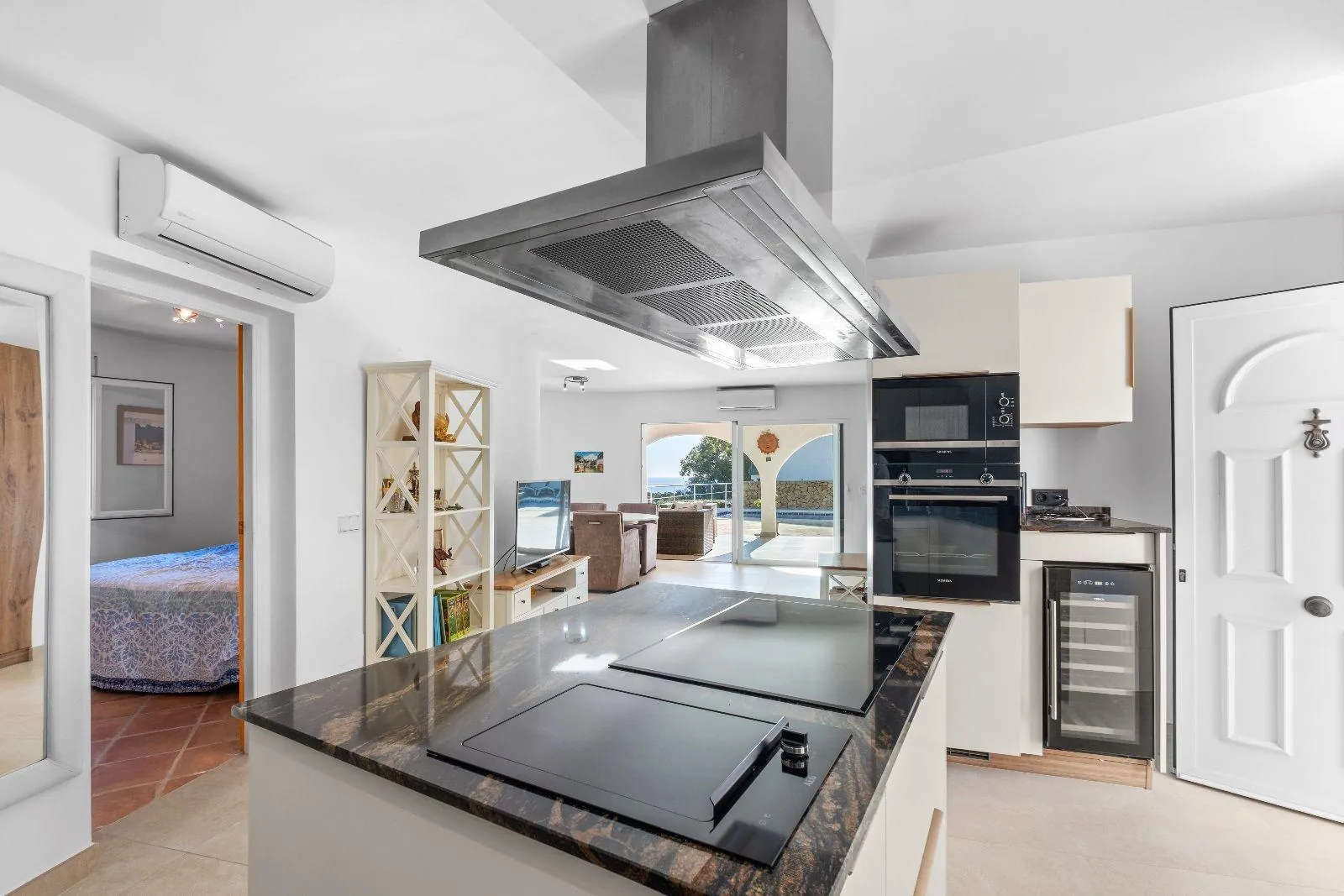 Mediterranean style villa in the privileged area of the Club de Golf.