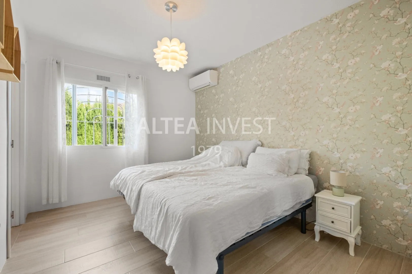 Spectacular villa completely renovated with stunning views of the Mediterranean Sea.