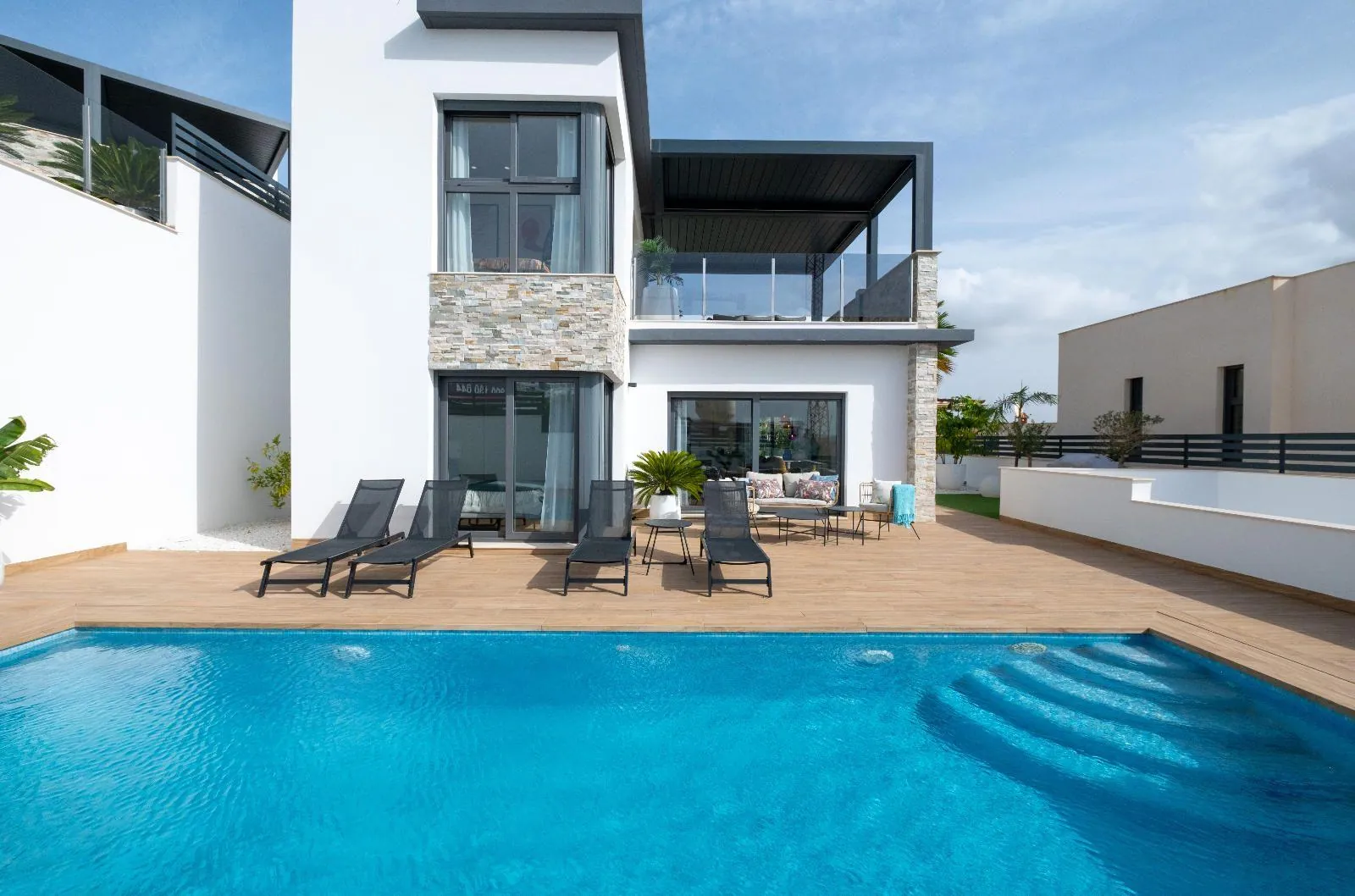 A modern jewel in the heart of Balcón de Finestrat
