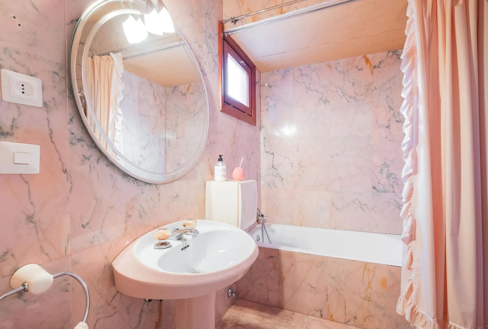 Mediterranean Elegance between the Sea and the Mountain – Privacy and Nature in La Nucía