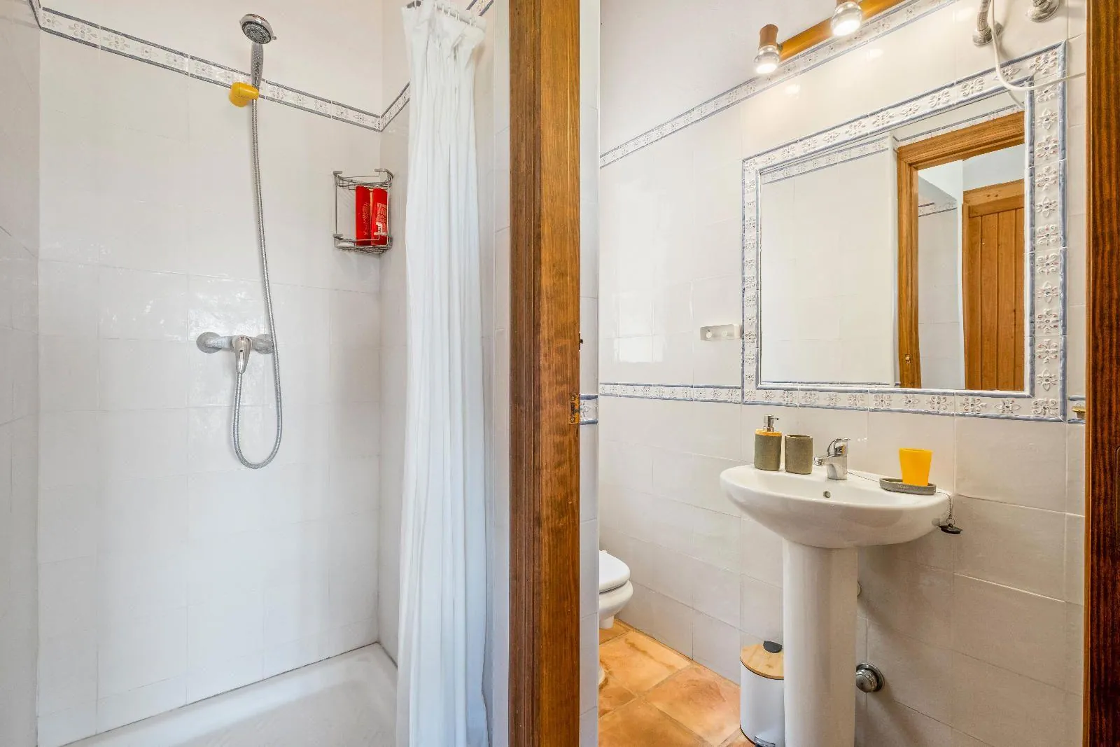 Cosy Mediterranean style villa with open views over the bay of Altea.
