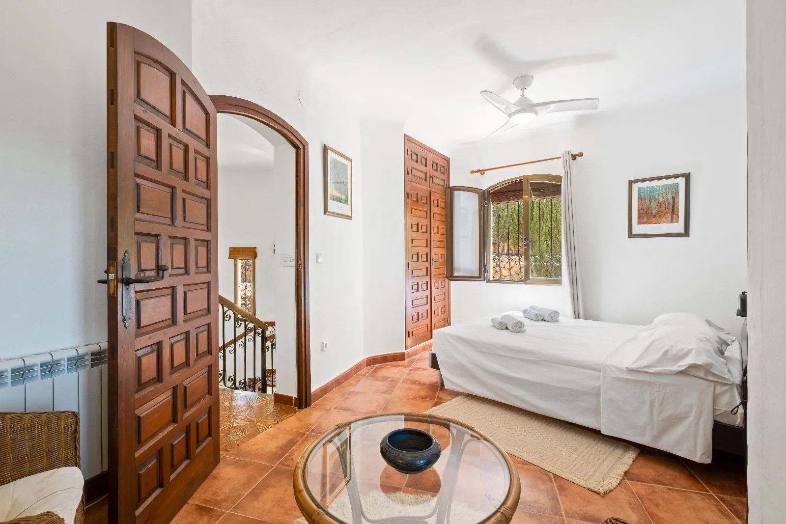 Cosy Mediterranean style villa with open views over the bay of Altea.