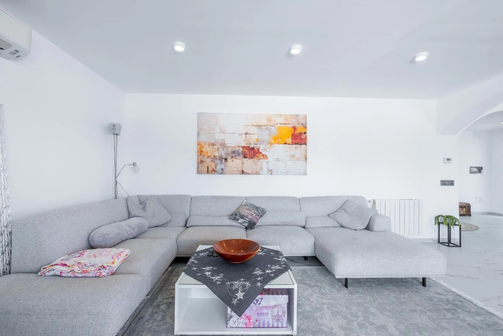 Completely renovated villa in Alfaz del Pi: sea and mountain views