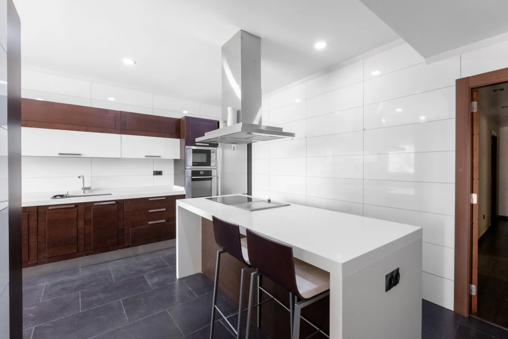 Two Villas – Nature, Privacy, and Versatility in a Unique Setting Next to Sierra Helada