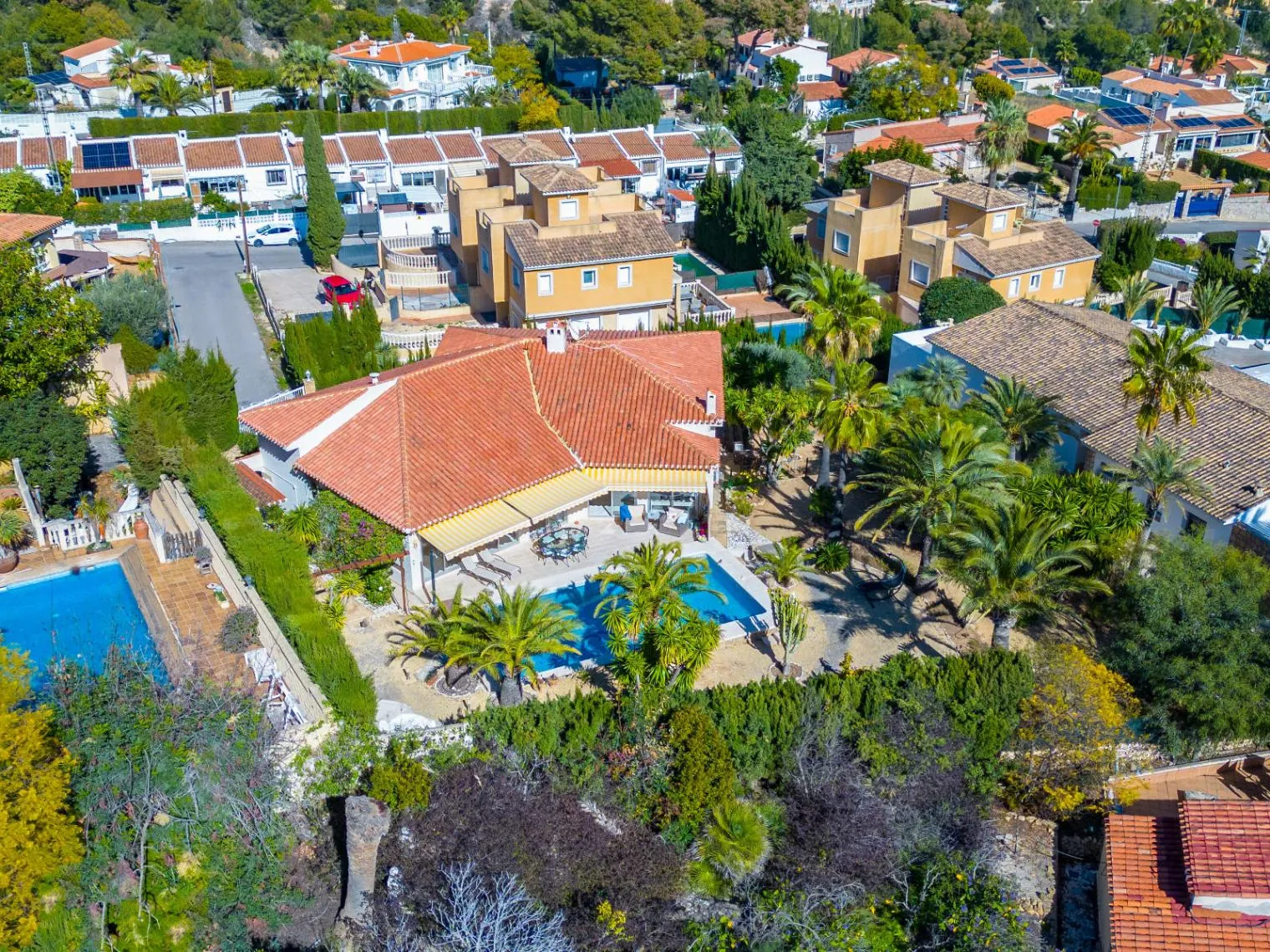 Elegant Mediterranean Villa with Guest House in La Nucia
