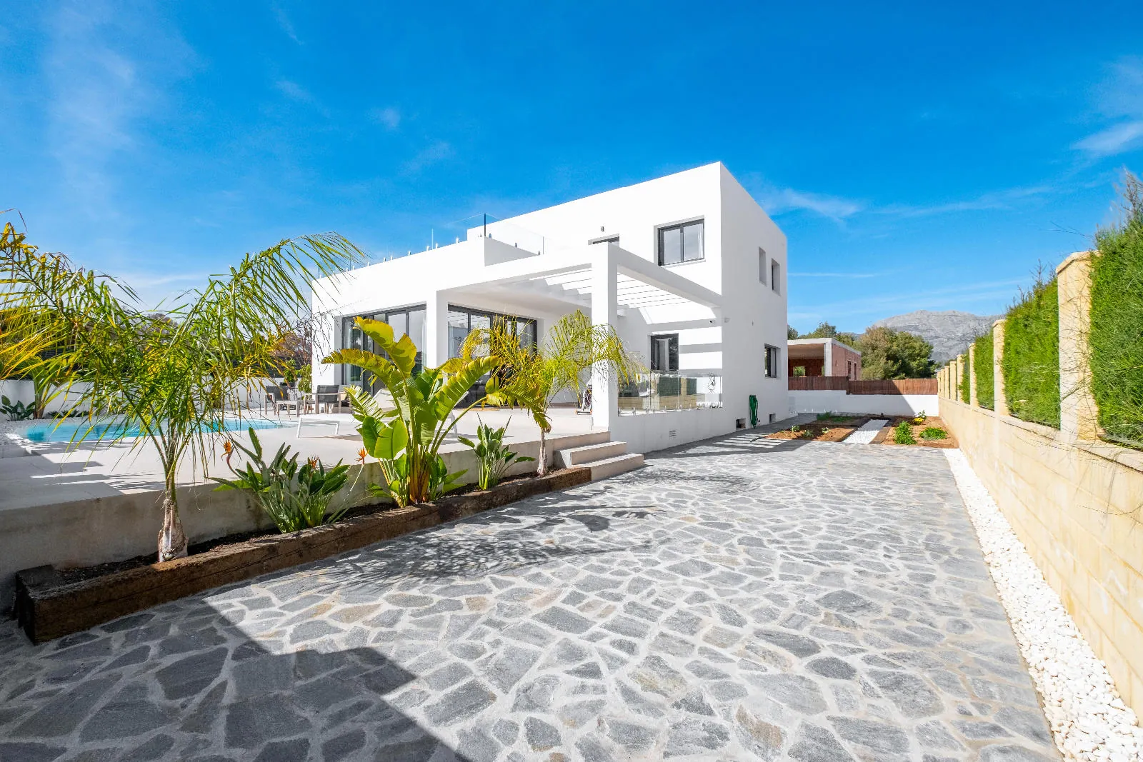 Newly Built Villa with Sea Views and Cutting-Edge Design