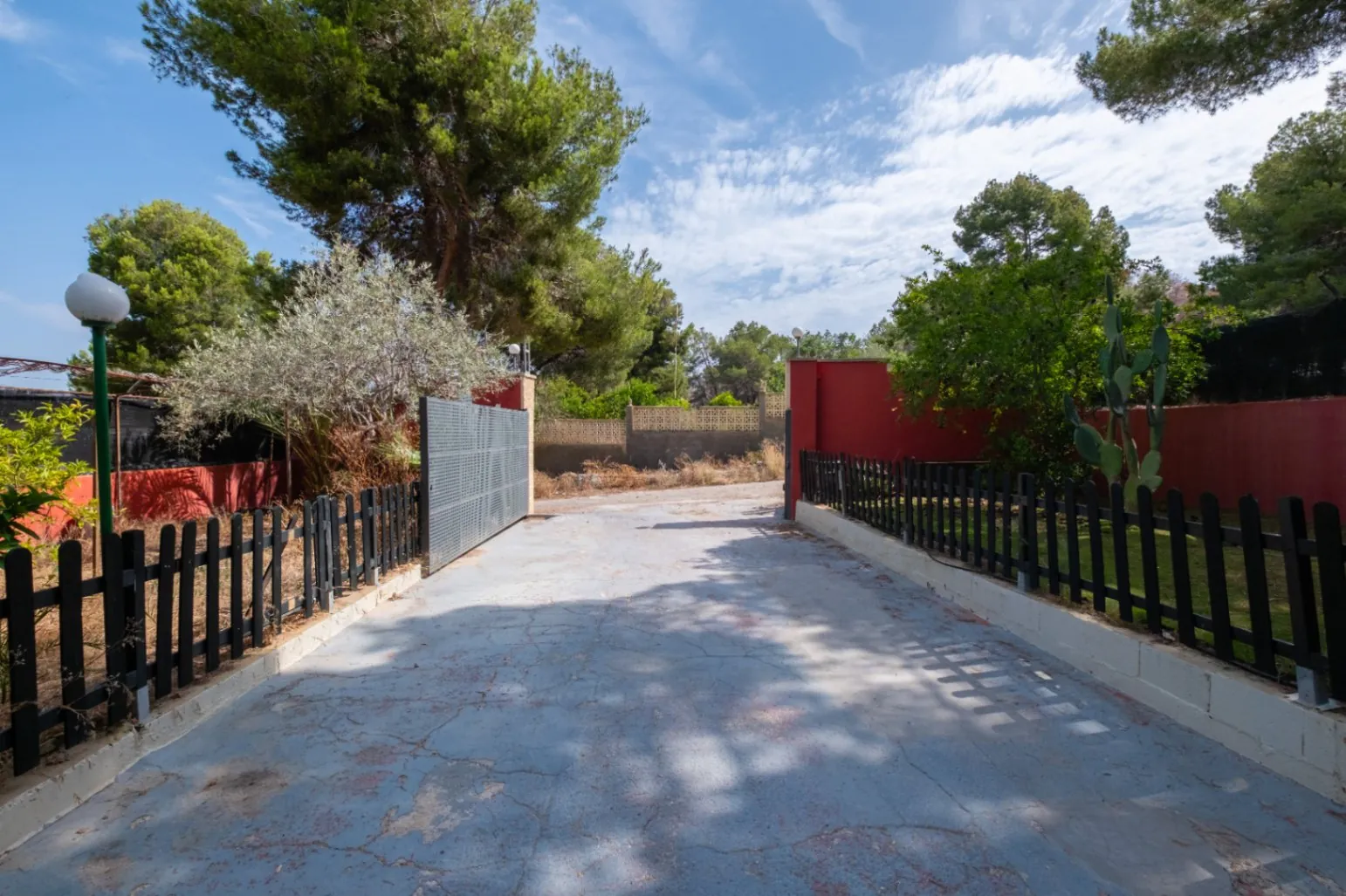 Two Villas – Nature, Privacy, and Versatility in a Unique Setting Next to Sierra Helada